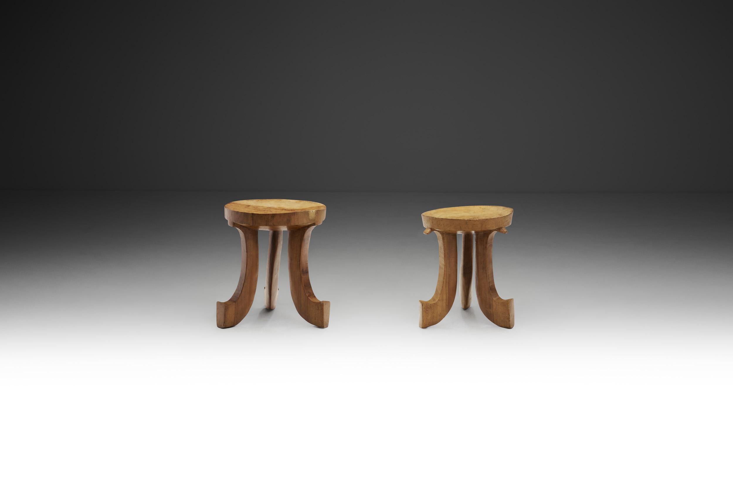 Ethiopian-Style Stool with Scrolled Legs, Norway, First Half of the 20th Century In Good Condition For Sale In Utrecht, NL