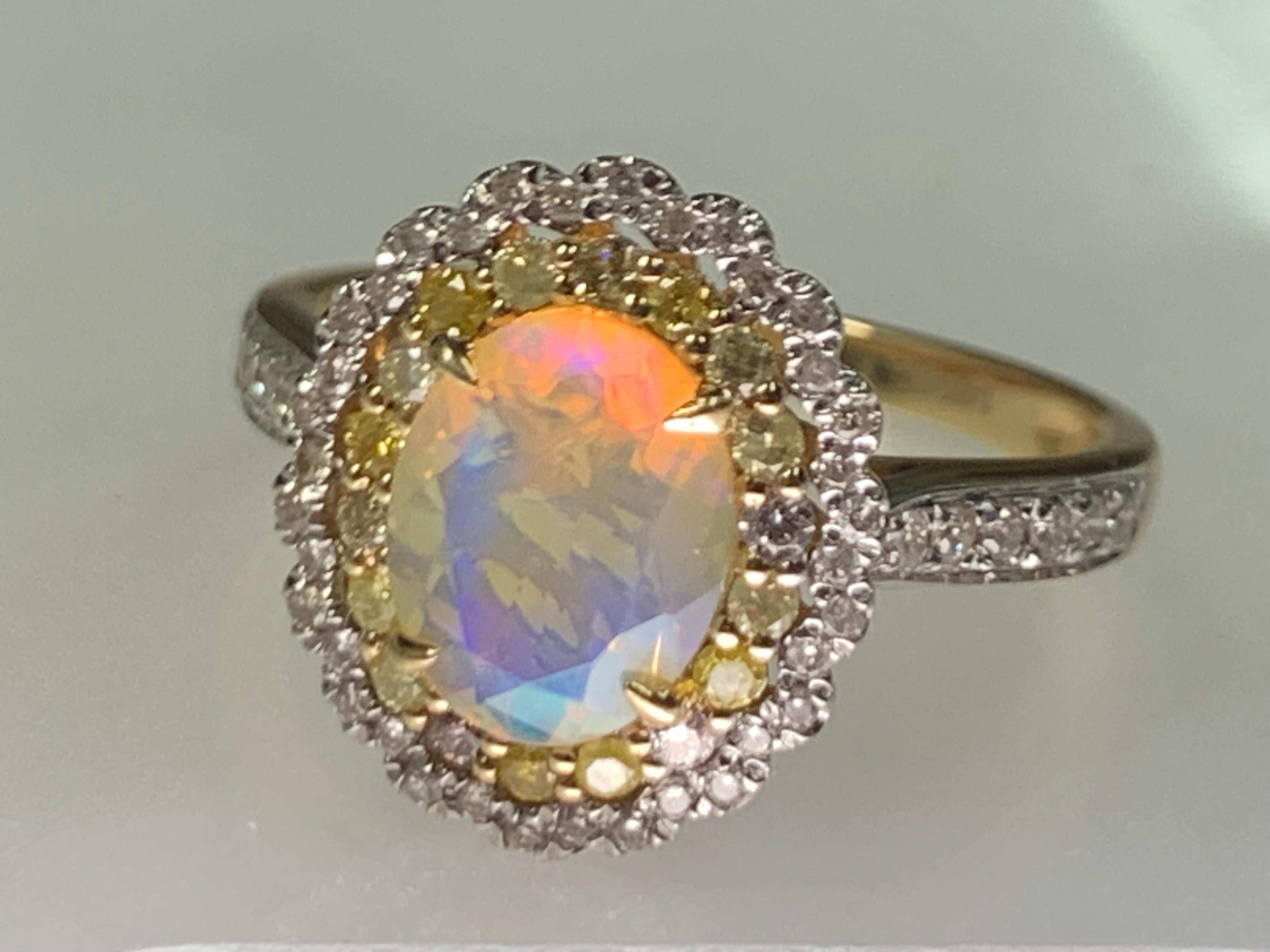 Äthiopischer Welo Opal Diamantring aus 14K Gelbgold Cocktail Halo Größe im Zustand „Hervorragend“ im Angebot in Puyallup, WA