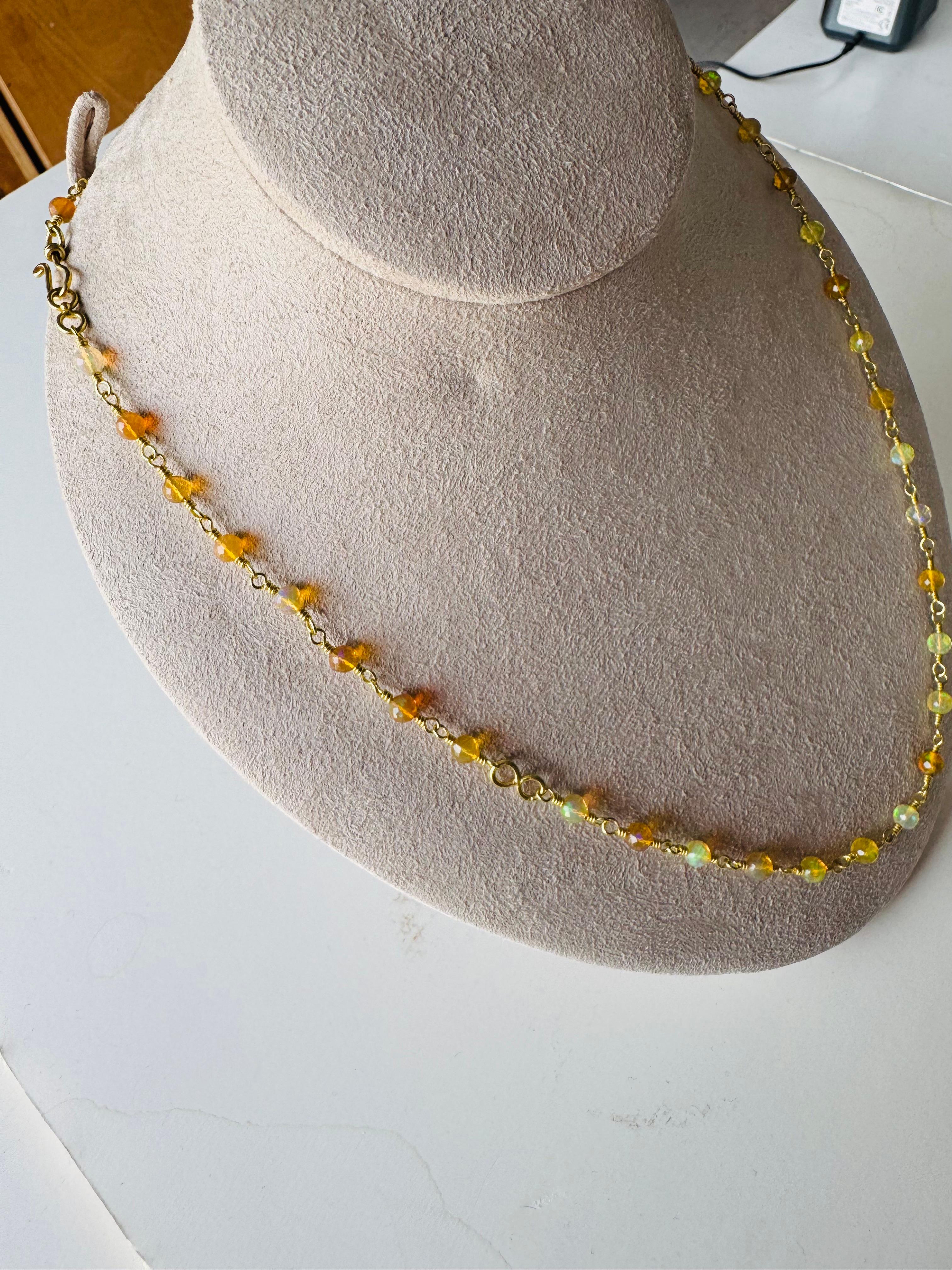 Artigiano Collana di perline di opale etiope in vendita