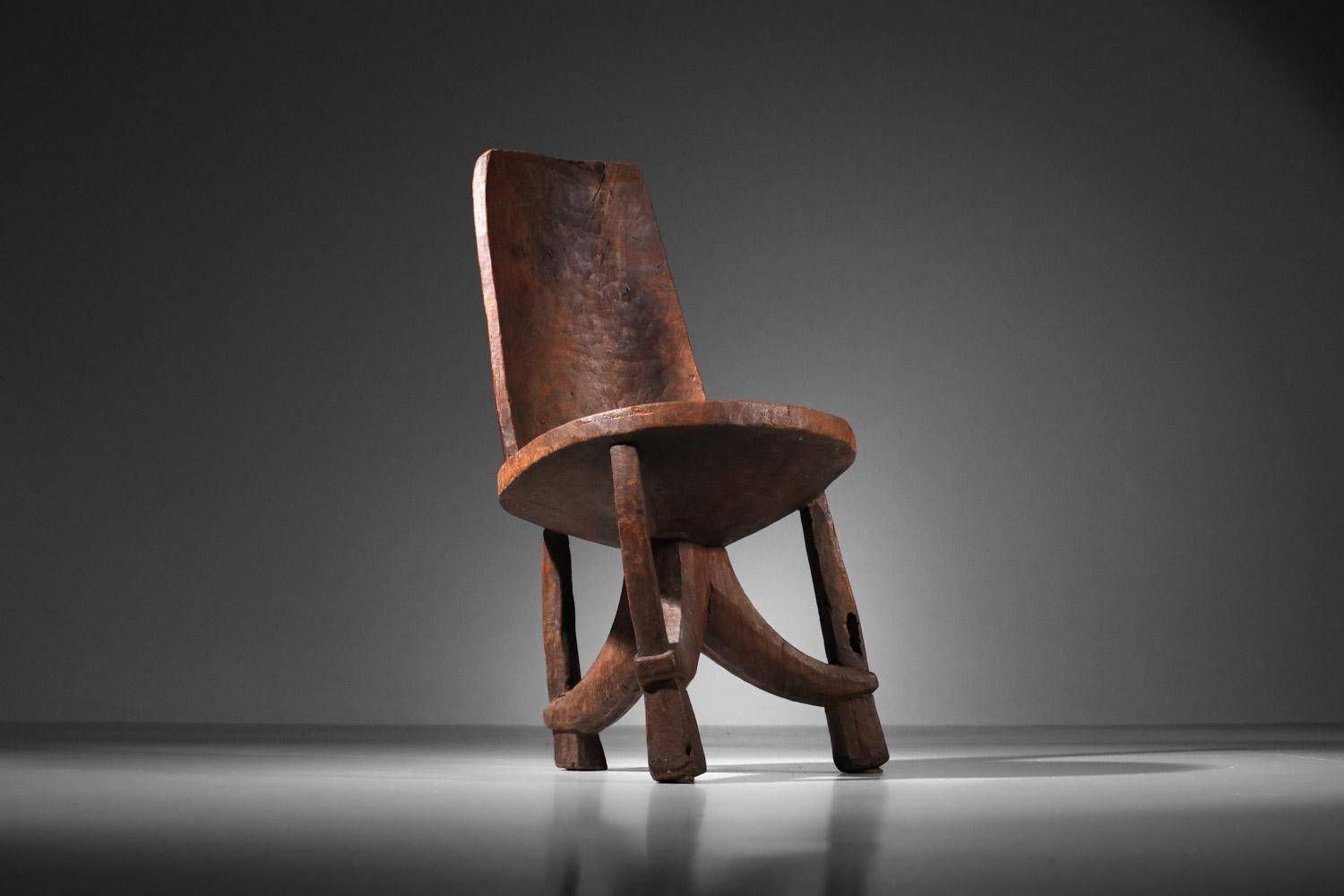 Hand-Crafted Ethnic africanist solid wood tripod armchair chair For Sale