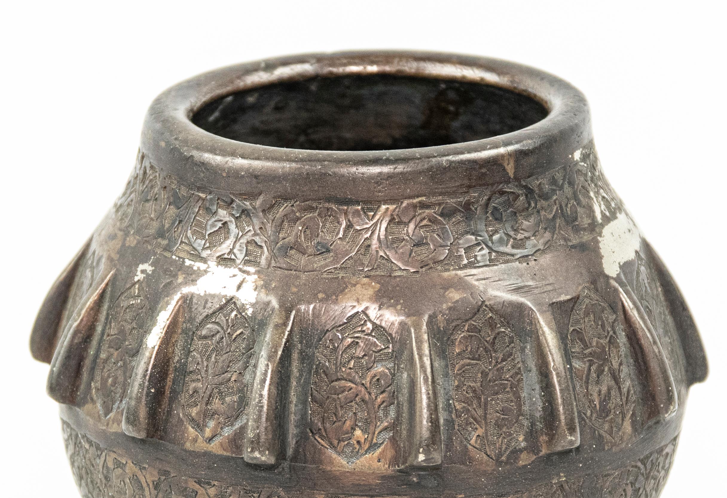 Ethnic Bronze Vase, Southern Asia, Mid-20th Century In Good Condition In Roma, IT