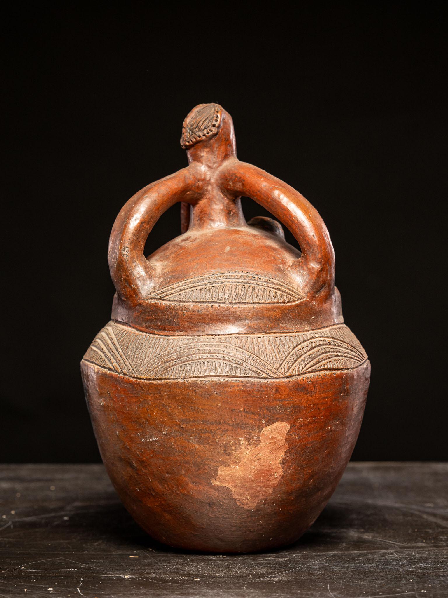 Ethnic Design-Anthropomorphic ceramic vessel, Luba People, DRC. im Zustand „Gut“ im Angebot in Leuven , BE