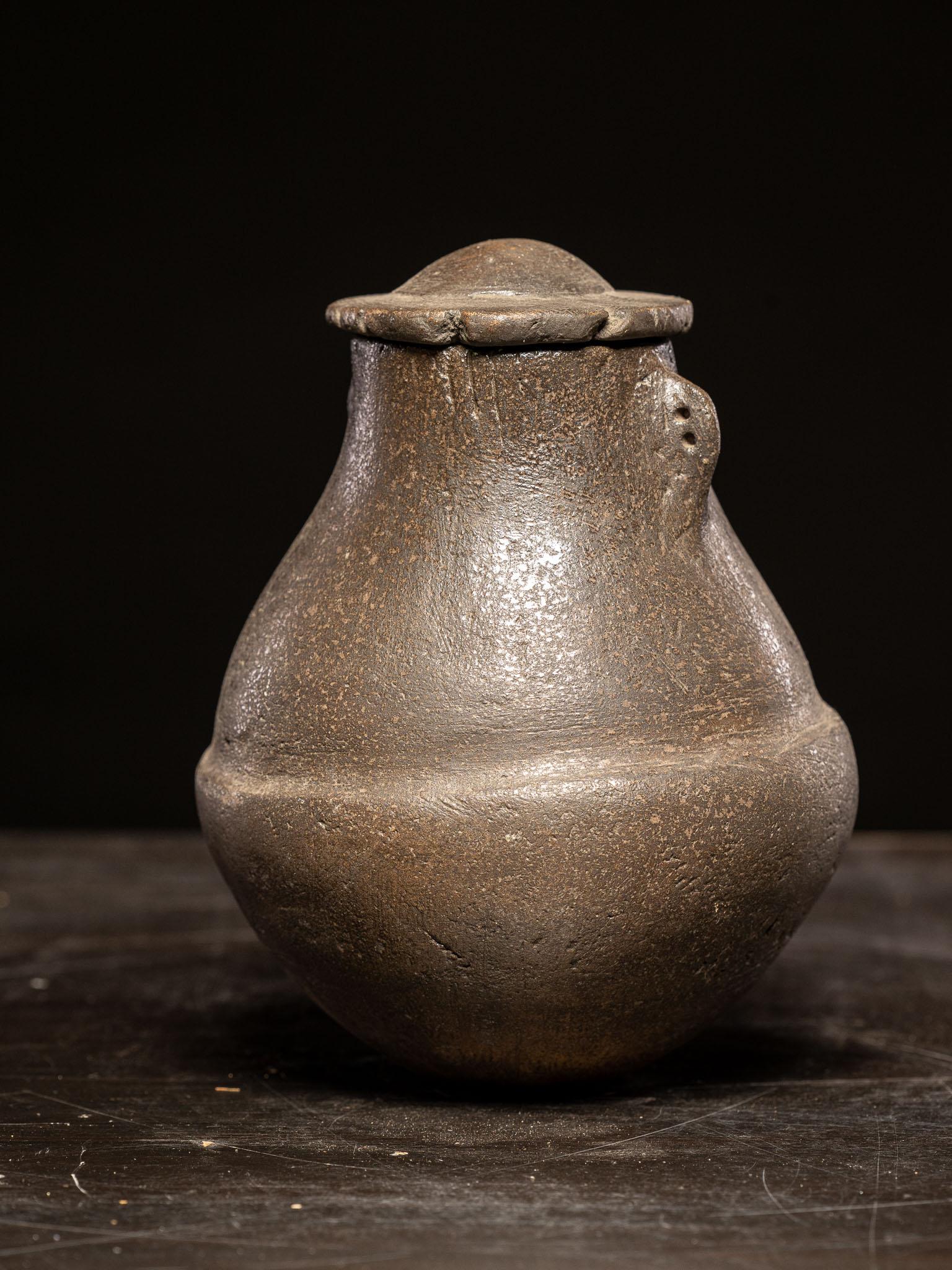 Terracotta Ethnic Design-Anthropomorphic ceramic vessel, Zande People, DRC For Sale