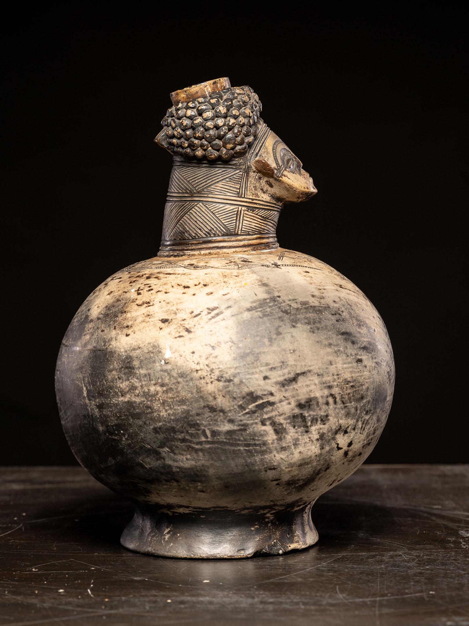 Congolese Ethnic Design-Terraccotta Jug in the shape of a male, Tshokwe People, DRC. For Sale