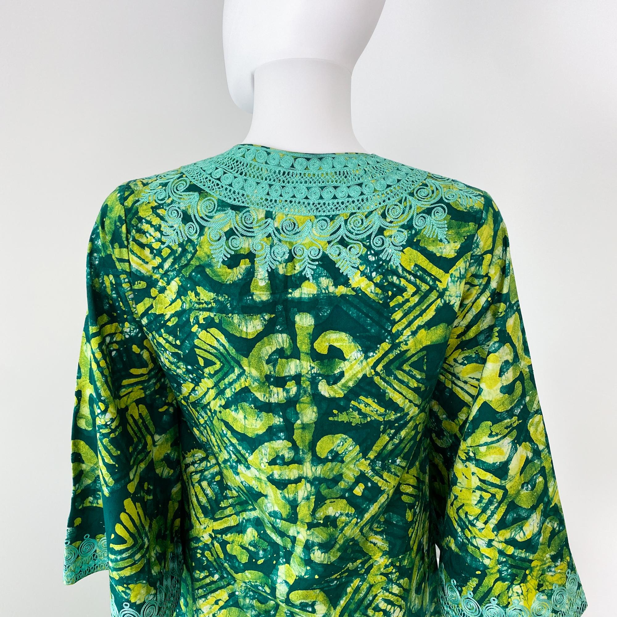 Robe longue en coton marocain imprimé ethnique vert avec broderie Taille 8/10, années 1970 en vente 8