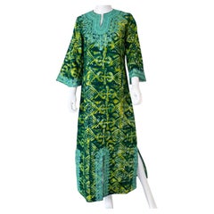 Robe longue en coton marocain imprimé ethnique vert avec broderie Taille 8/10, années 1970