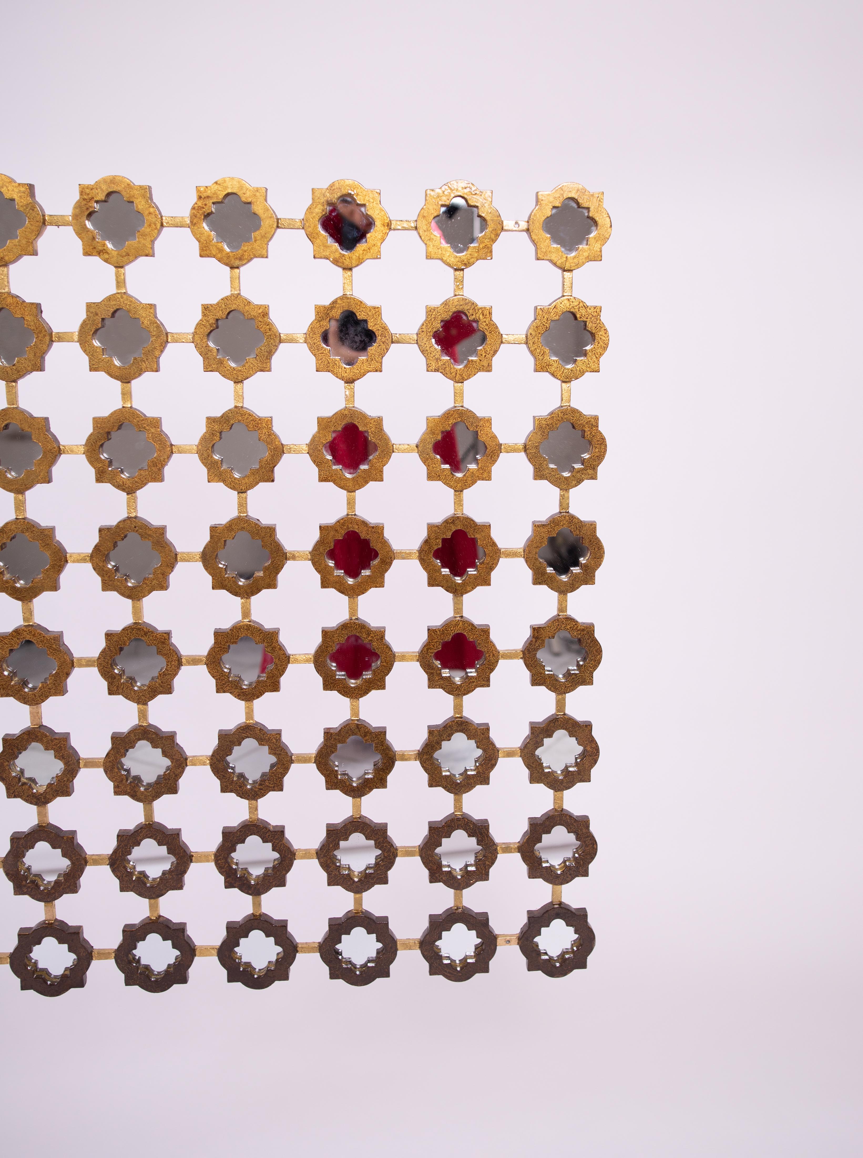 Specchio da parete etnico Mughal con foglie d'oro e fiori In condizioni Nuovo in vendita a Mississauga, Ontario