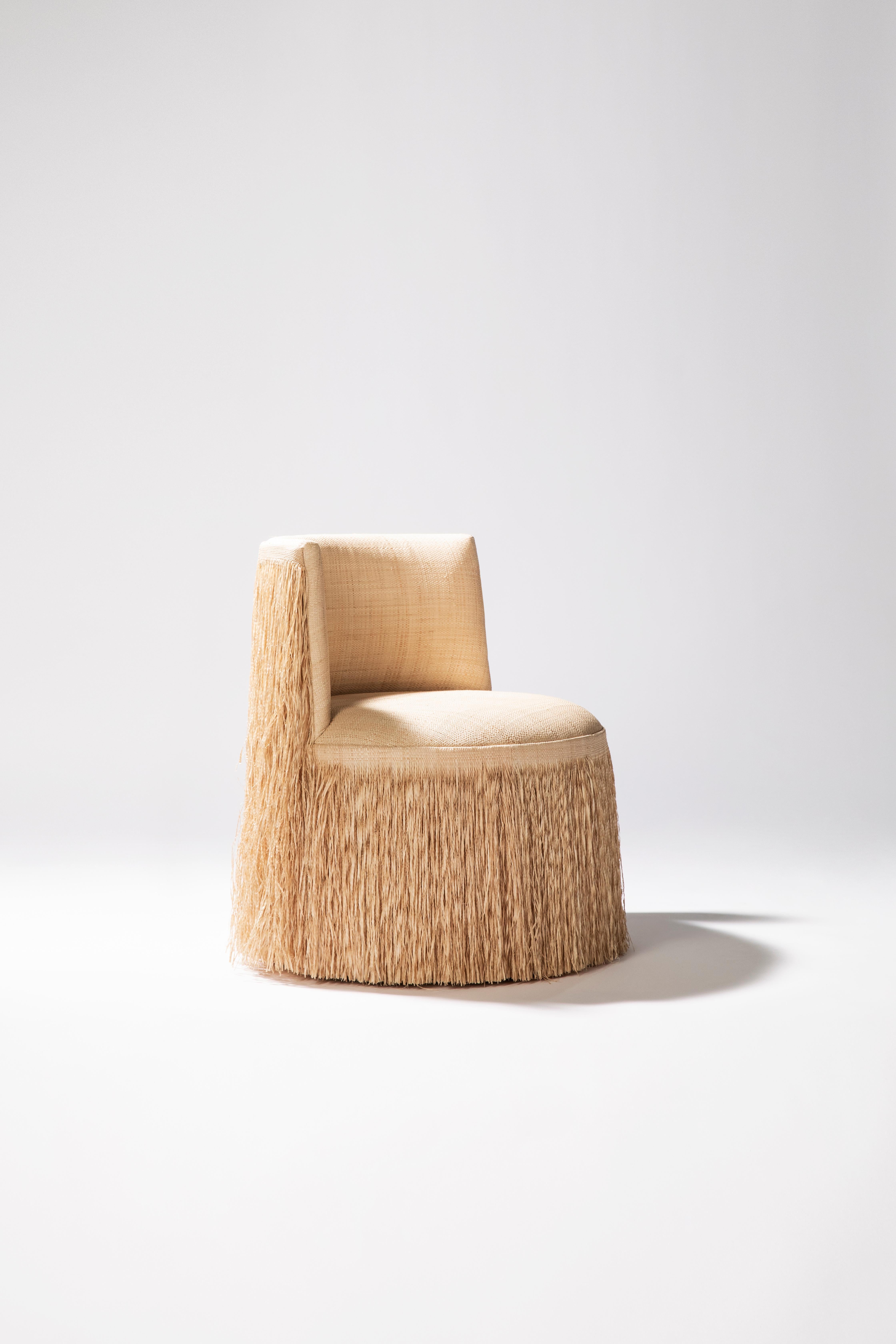 Brésilien Fauteuil ethnique en paille de Neca Abrantes - Design brésilien et Craft indigène en vente