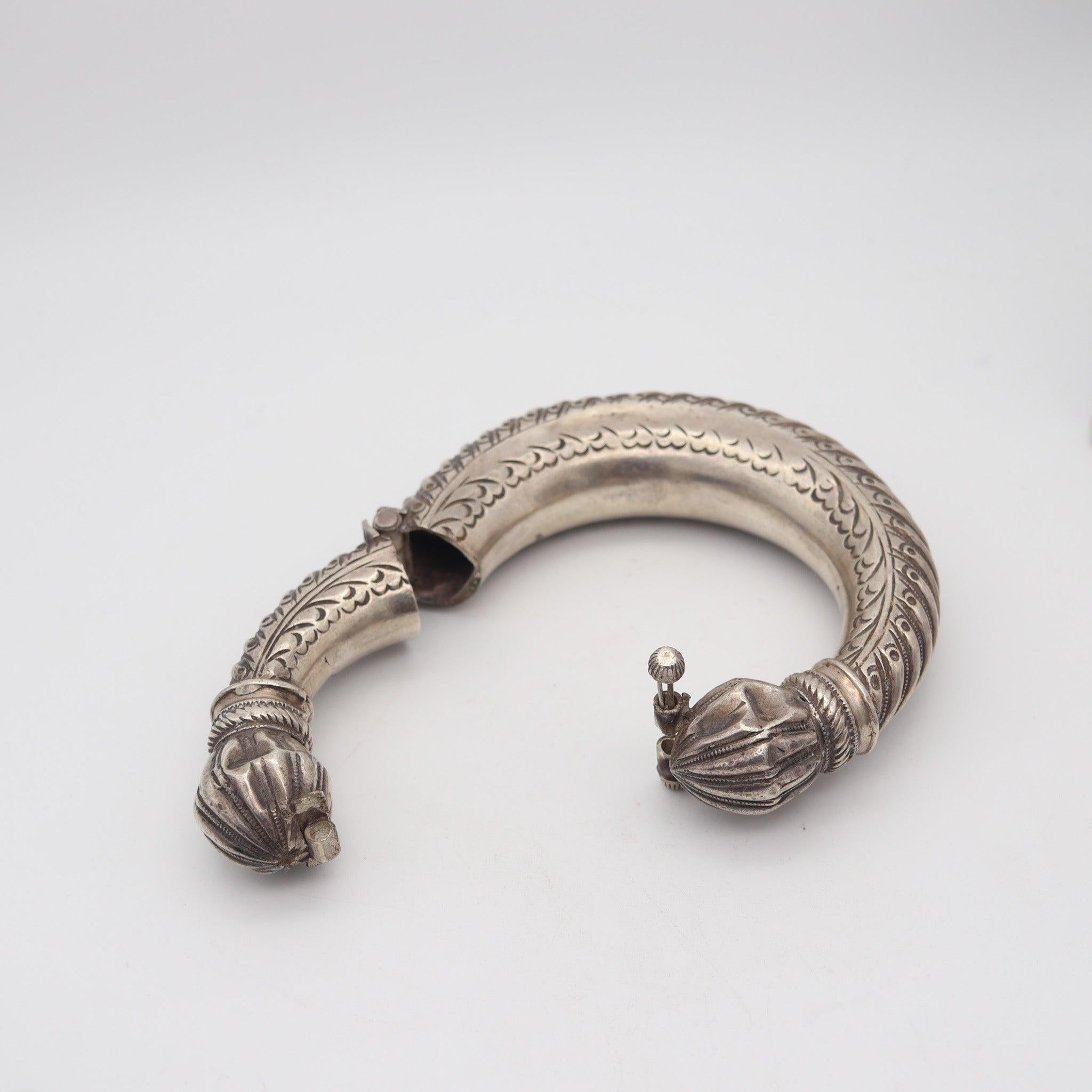 Braccialetto d'argento antico TRIBALE ETNICO 1880 Rajasthan Sud India in vendita 3