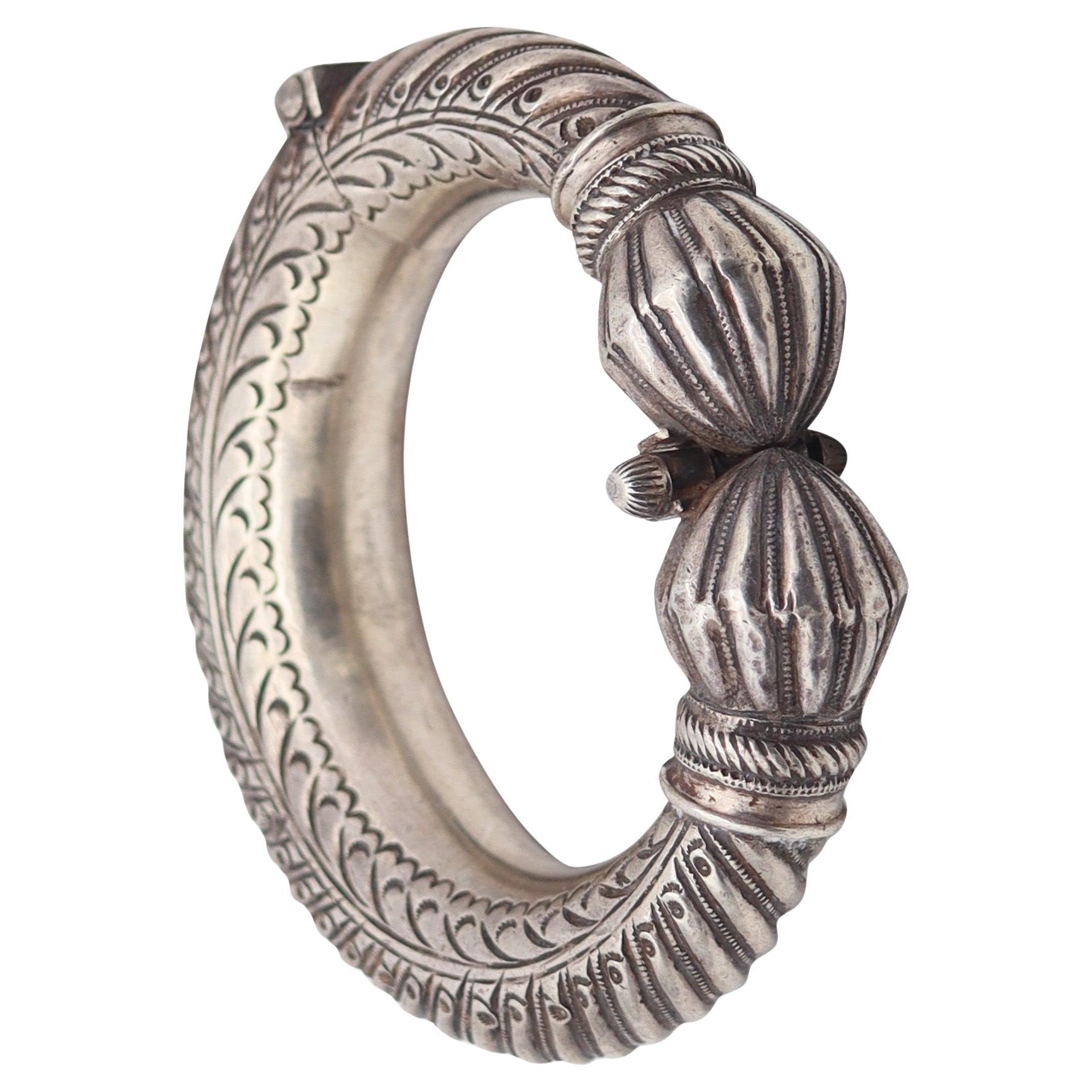 ETHNIC TRIBAL 1880 Rajasthan Southern India Antique Silver Bracelet Bangle