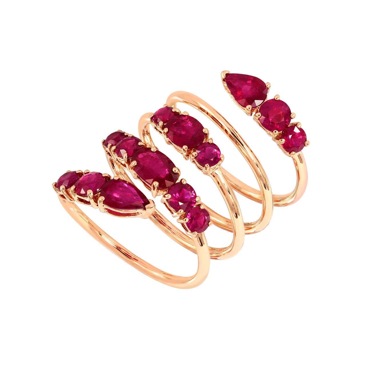  Elegante anello a fascia in oro rosa 18k con 4,33 carati di zaffiri rosa misti sfaccettati.
