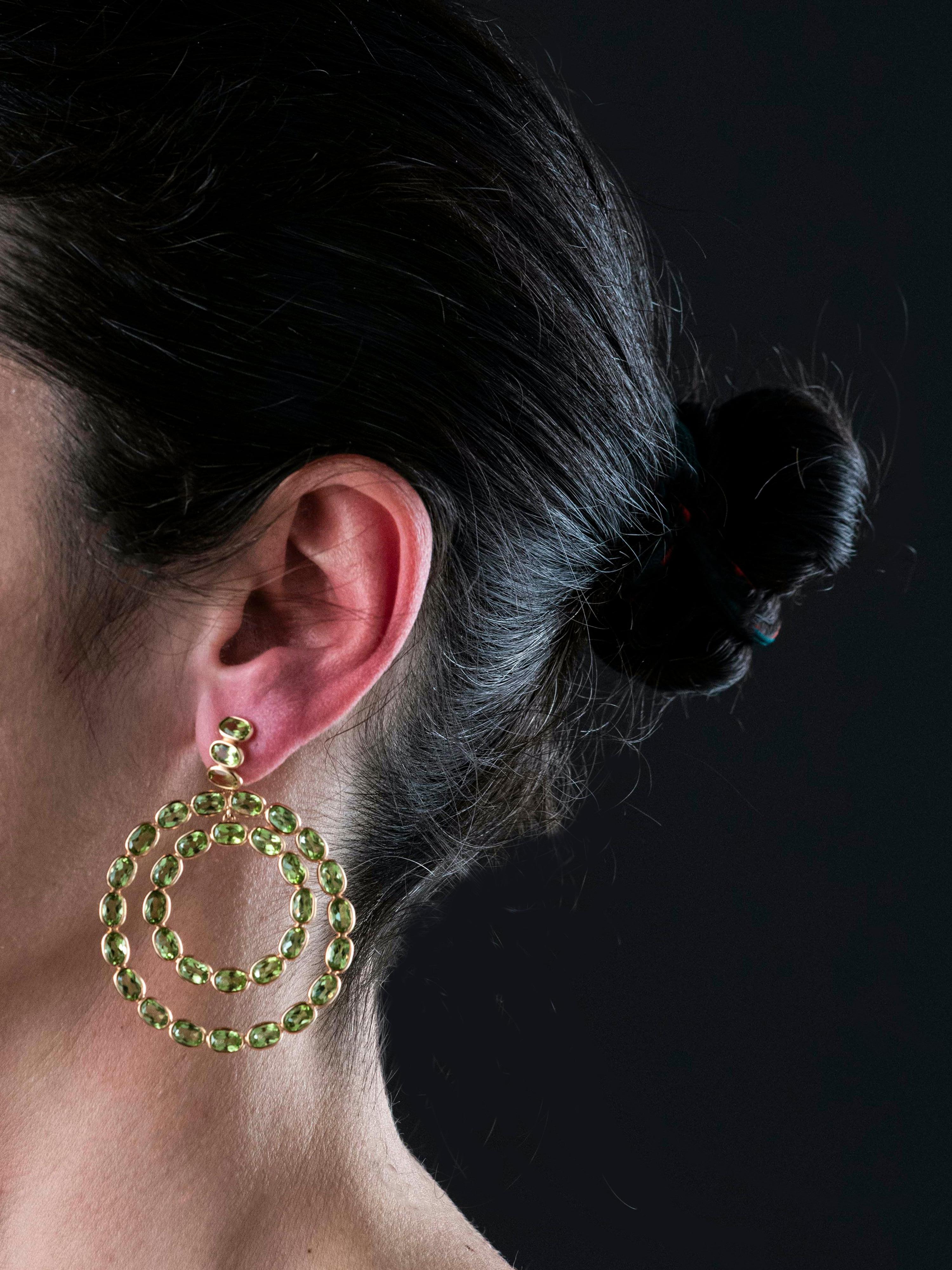 Modern Etho Maria 18 Kt Rose Gold Peridot Double Circle Dangle Earrings For Sale