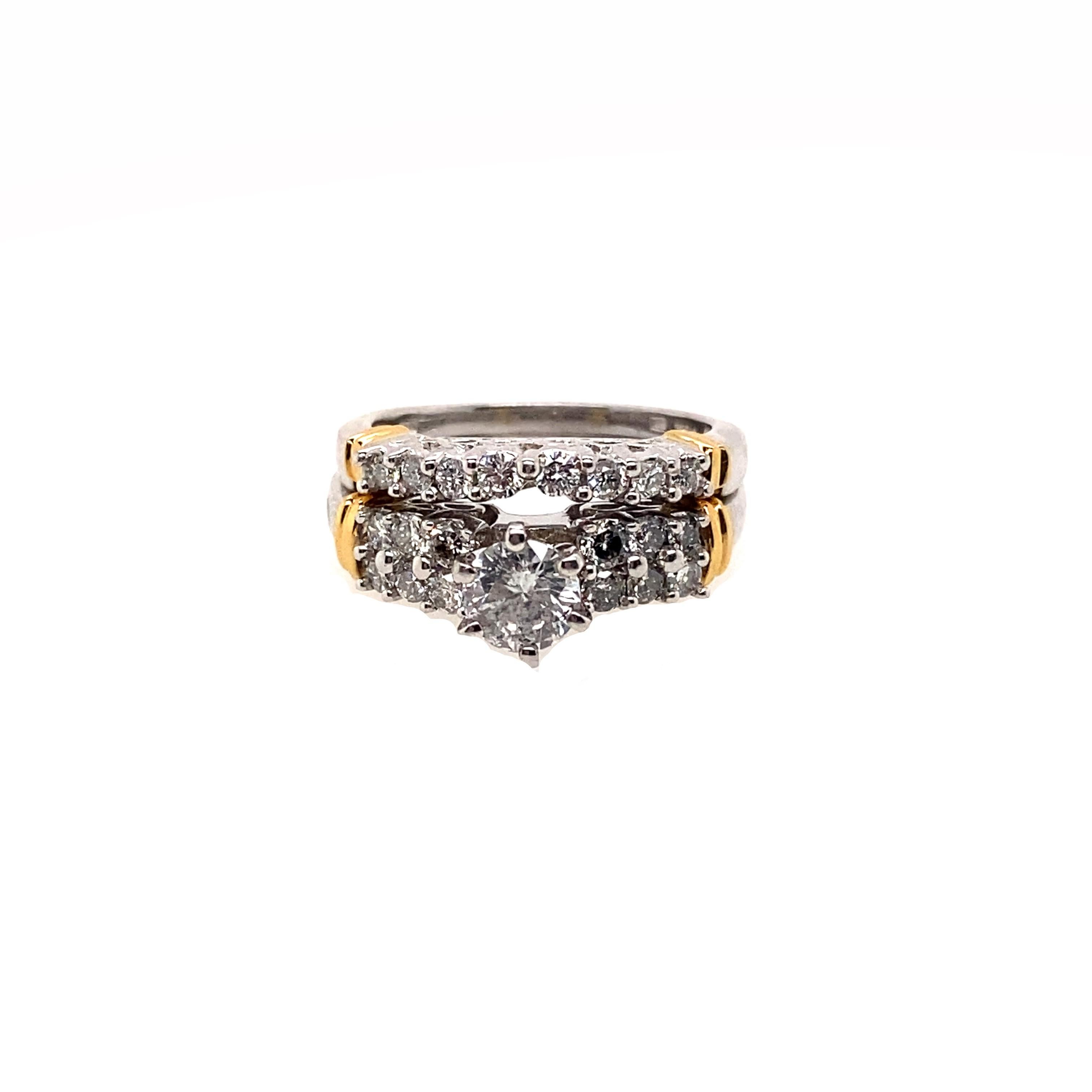 Round Cut Ethonica Classic Round Diamond Engagement Ring in Platinum For Sale