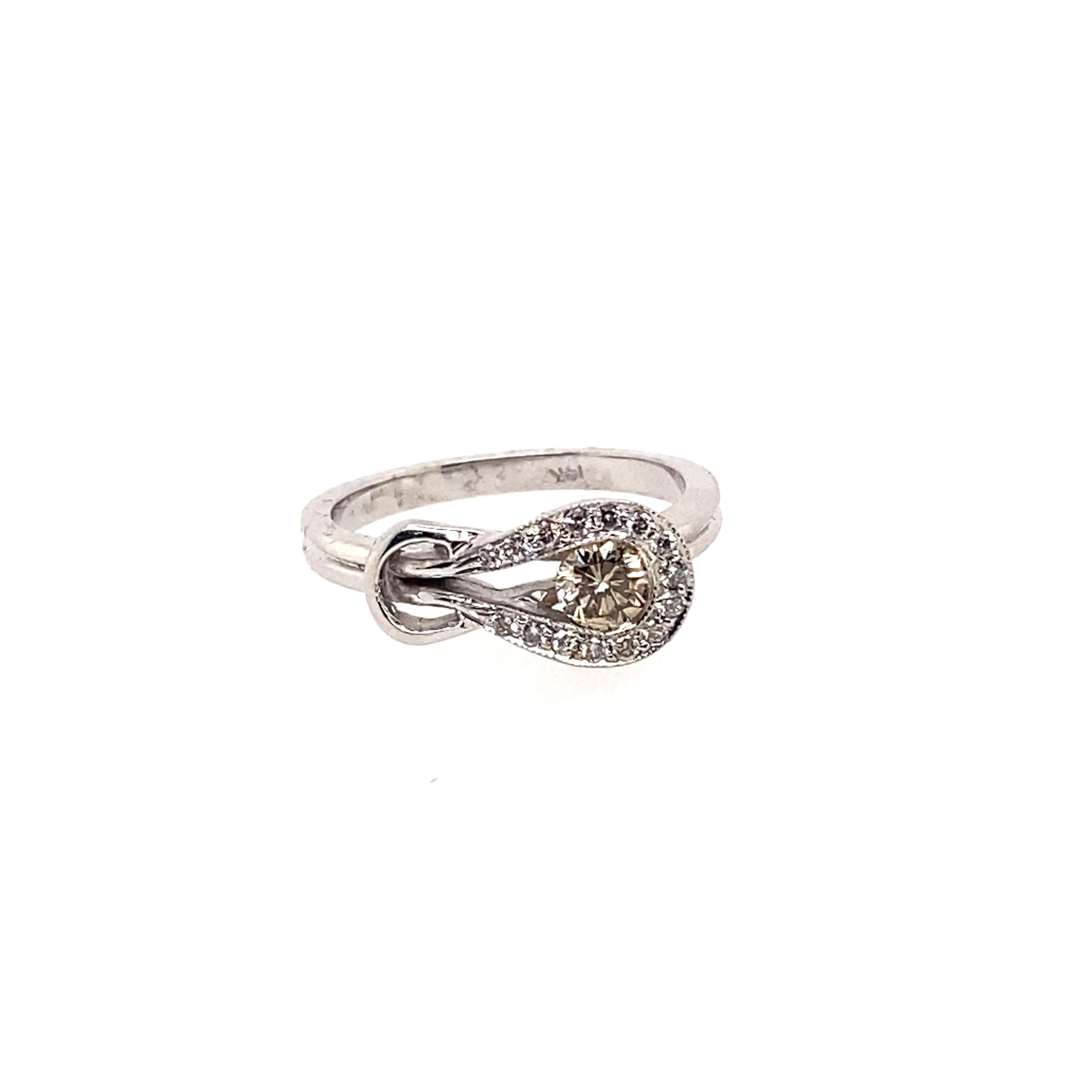 Contemporary Ethonica Loop Diamond Ring in 14 Karat Gold For Sale