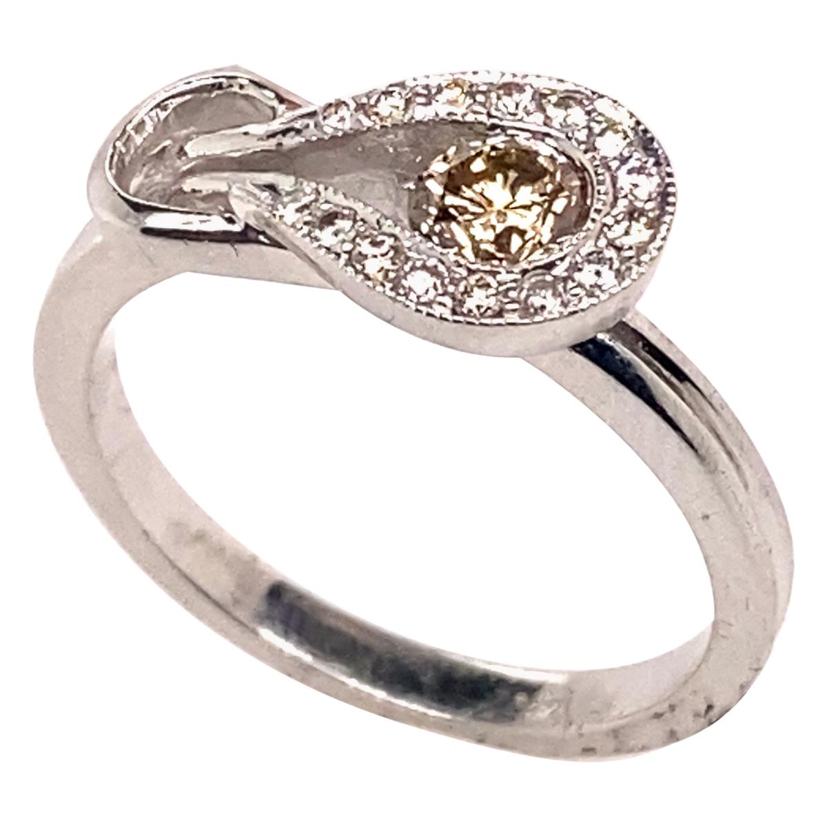 Ethonica Loop Diamond Ring in 14 Karat Gold