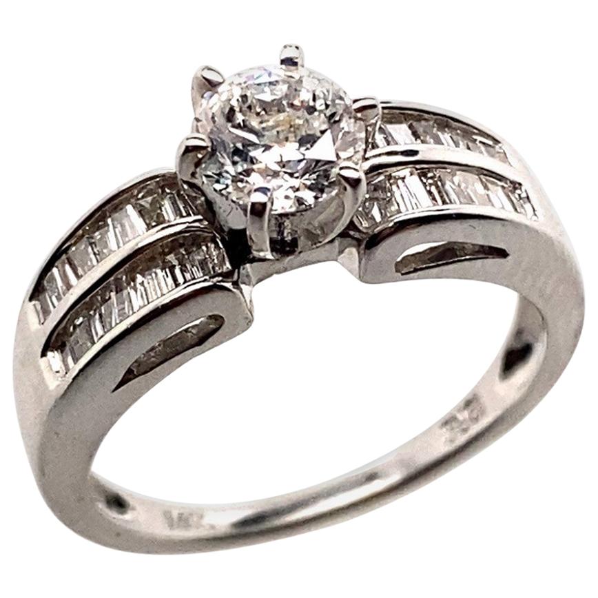 Ethonica Solitaire Diamond Ring in 14 Karat Gold For Sale