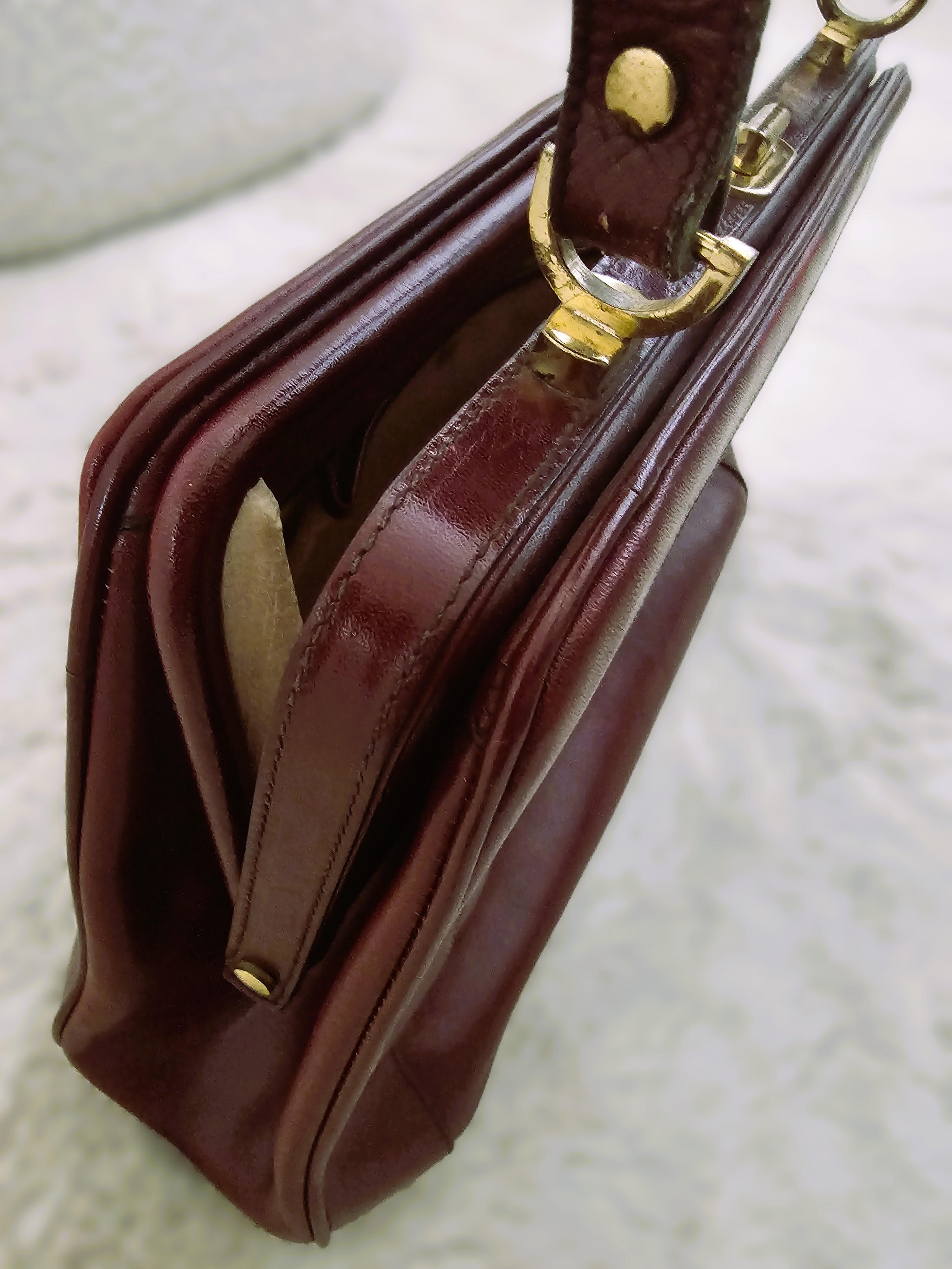 Etienne Aigner Tasche Vintage 80s Rot Braun Leder im Zustand „Gut“ im Angebot in 'S-HERTOGENBOSCH, NL