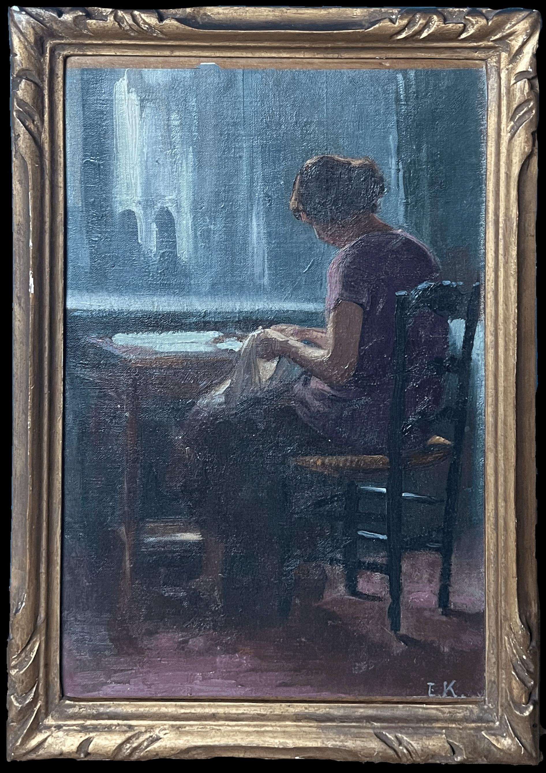 Figurative Painting de Etienne Auguste Krier (French, 1875-1953) - Pintura francesa de 1930 Escena interior Dama sentada junto a la ventana, Pintura al óleo enmarcada