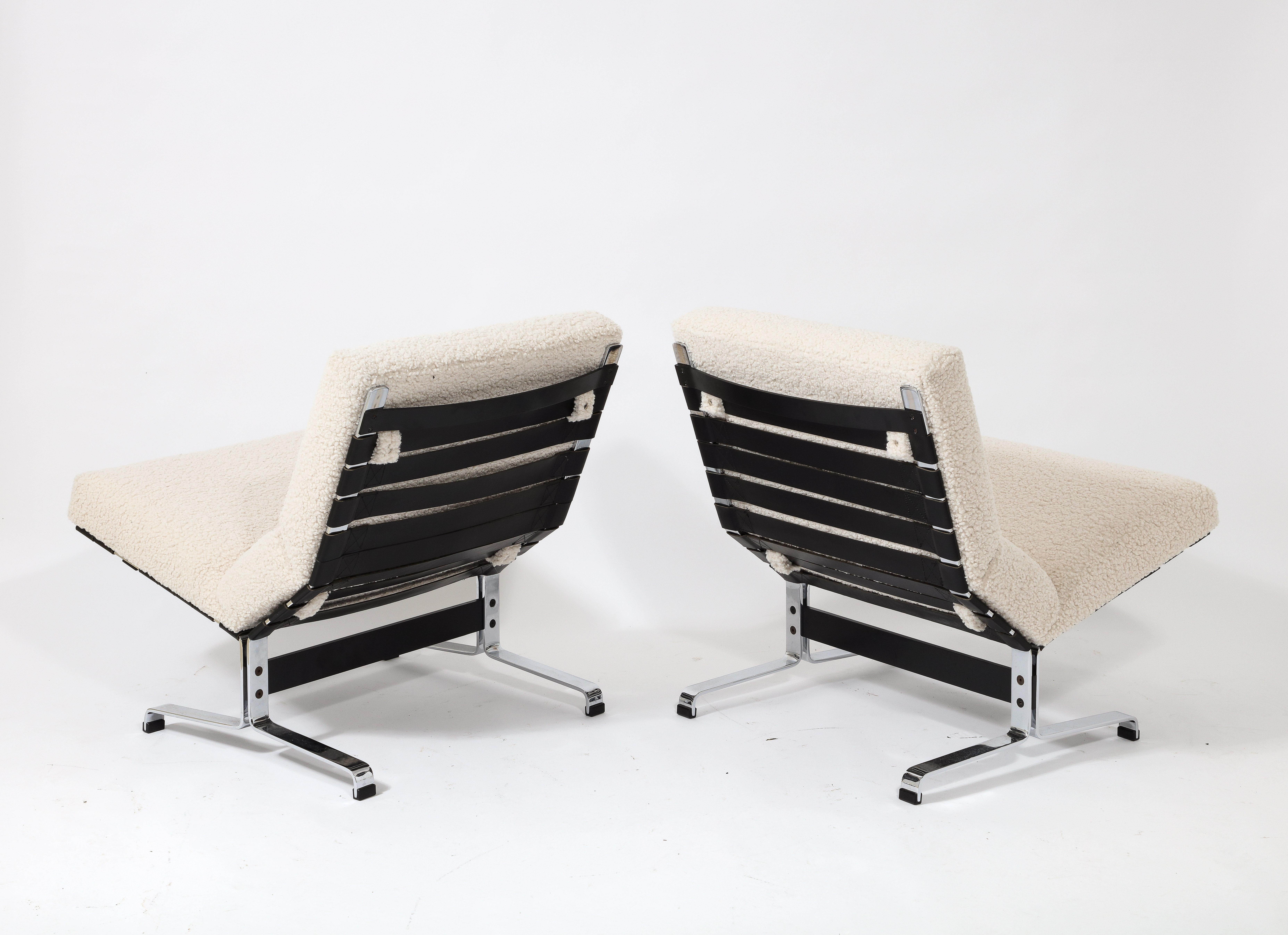 Etienne Fermigier Pair of Slipper Lounge Chairs in Cream, France 1960's For Sale 4