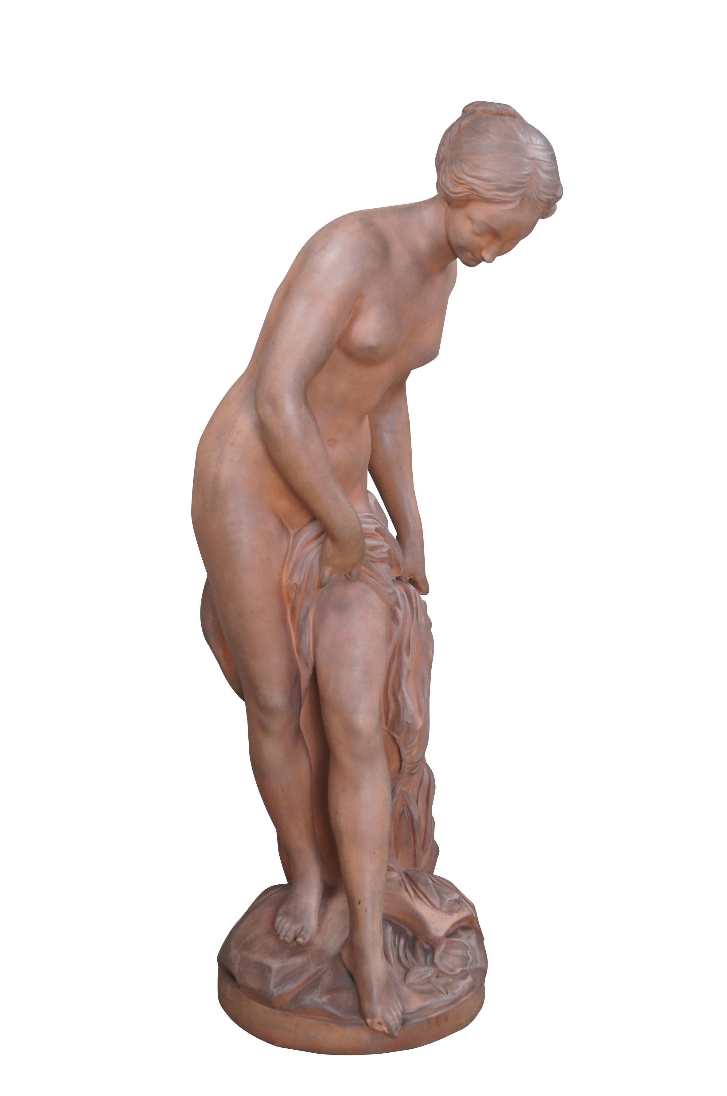 Vintage terracotta bathing woman sculpture, titled La Baigneuse, after the work of French artist Etienne Maurice Falconet.

ETIENNE-MAURICE FALCONET (Paris, 1716-1791).
After working as an apprentice carpenter and the fact that his wax figures