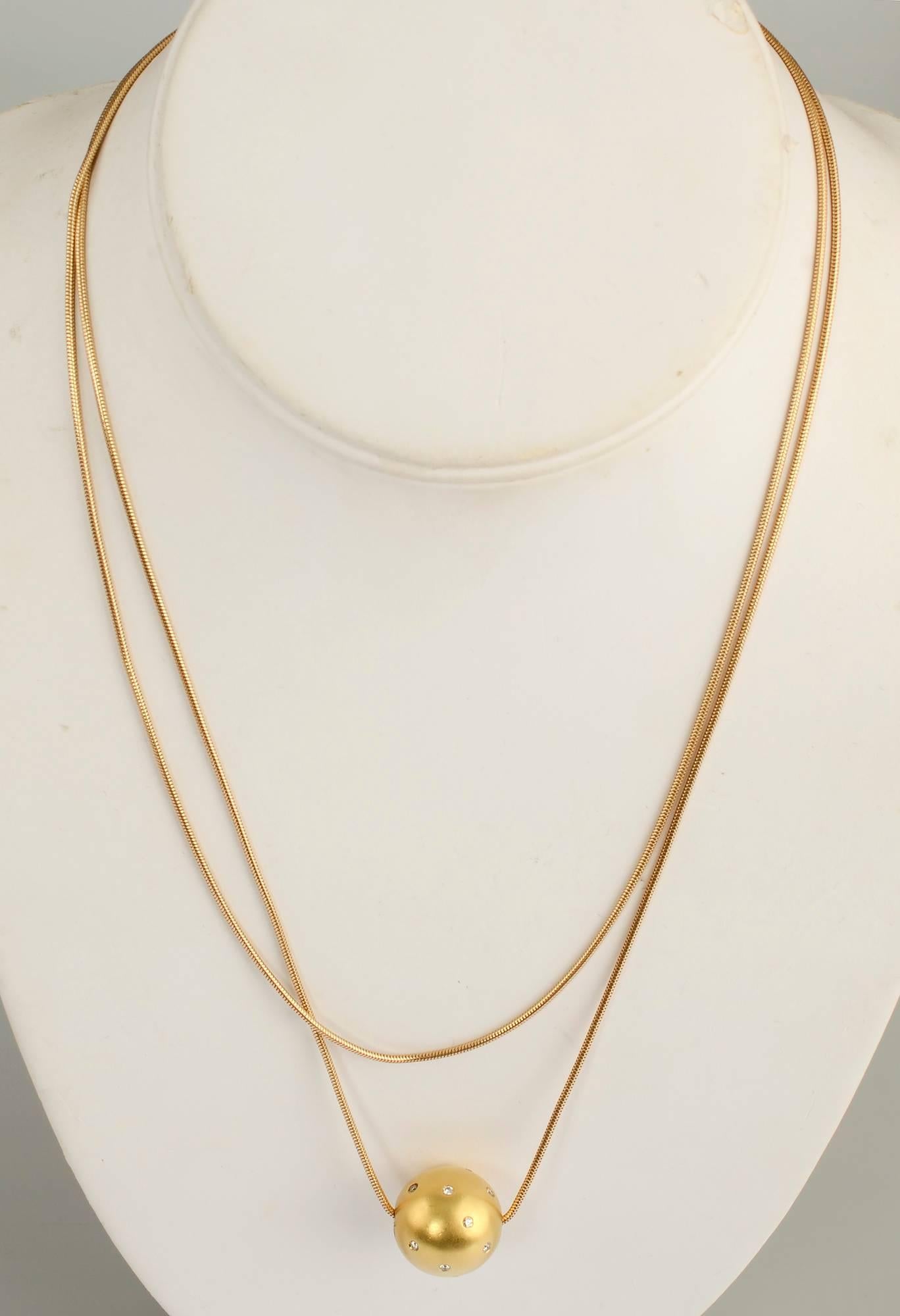 Etienne Perret Diamant-Gold-Kugel-Halskette an langer Kette (Moderne) im Angebot