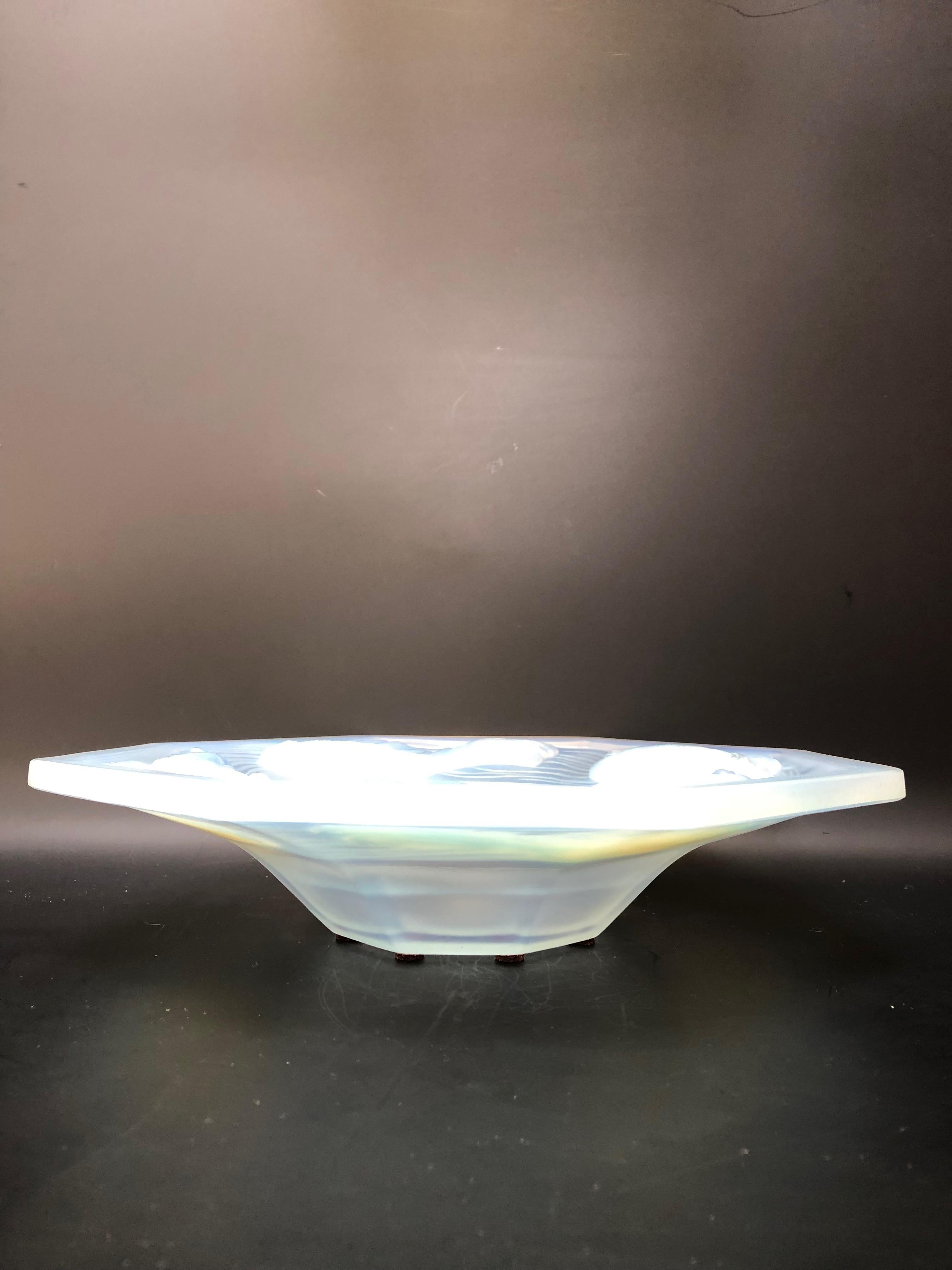 Etling Art Deco Fish Opalescent Cup In Excellent Condition For Sale In NANTES, FR