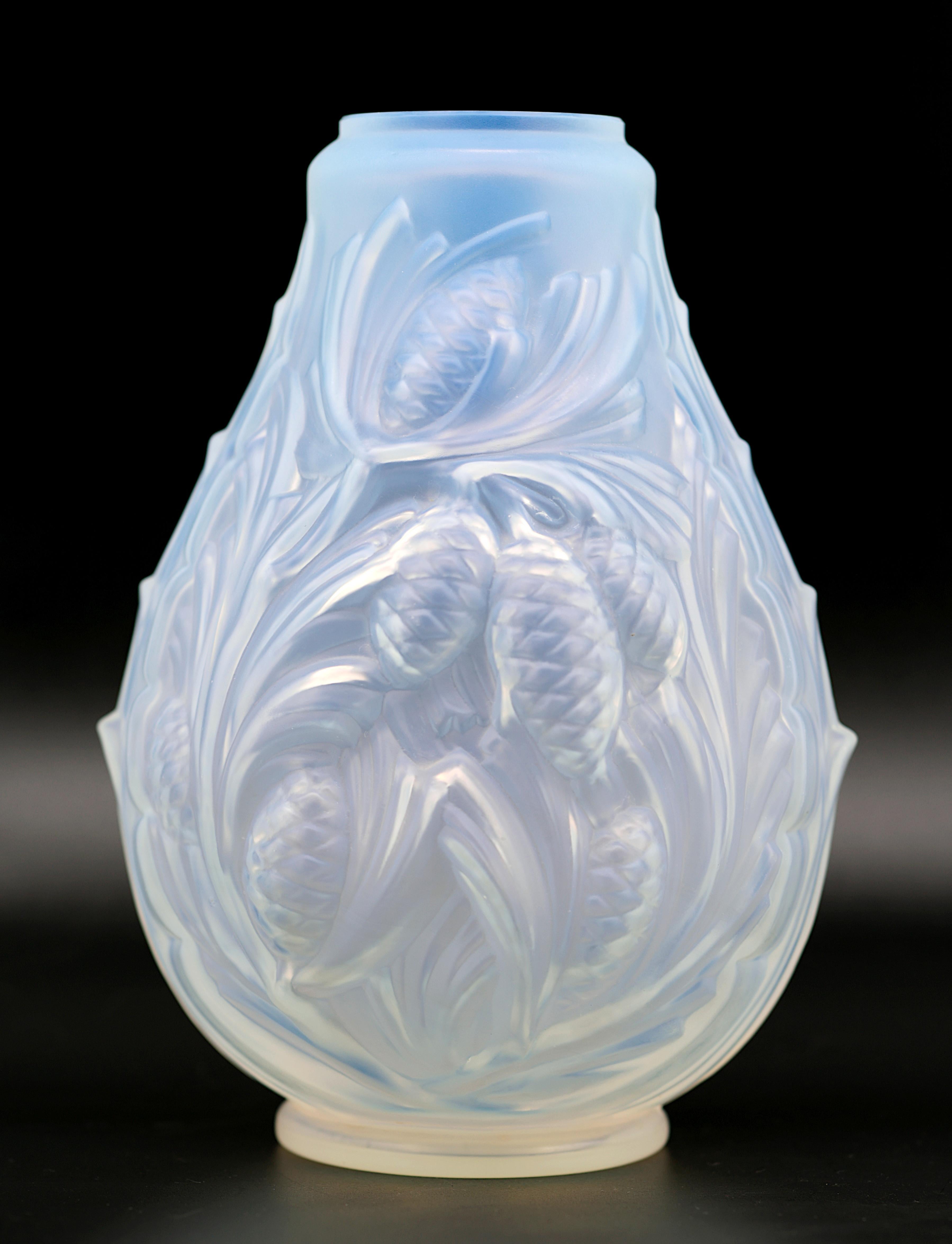 French Art Deco vase by CHOISY-LE-ROI for ETLING (Paris), France, ca.1920. Thick opalescent molded glass showing a pine cone pattern. Height: 10.6
