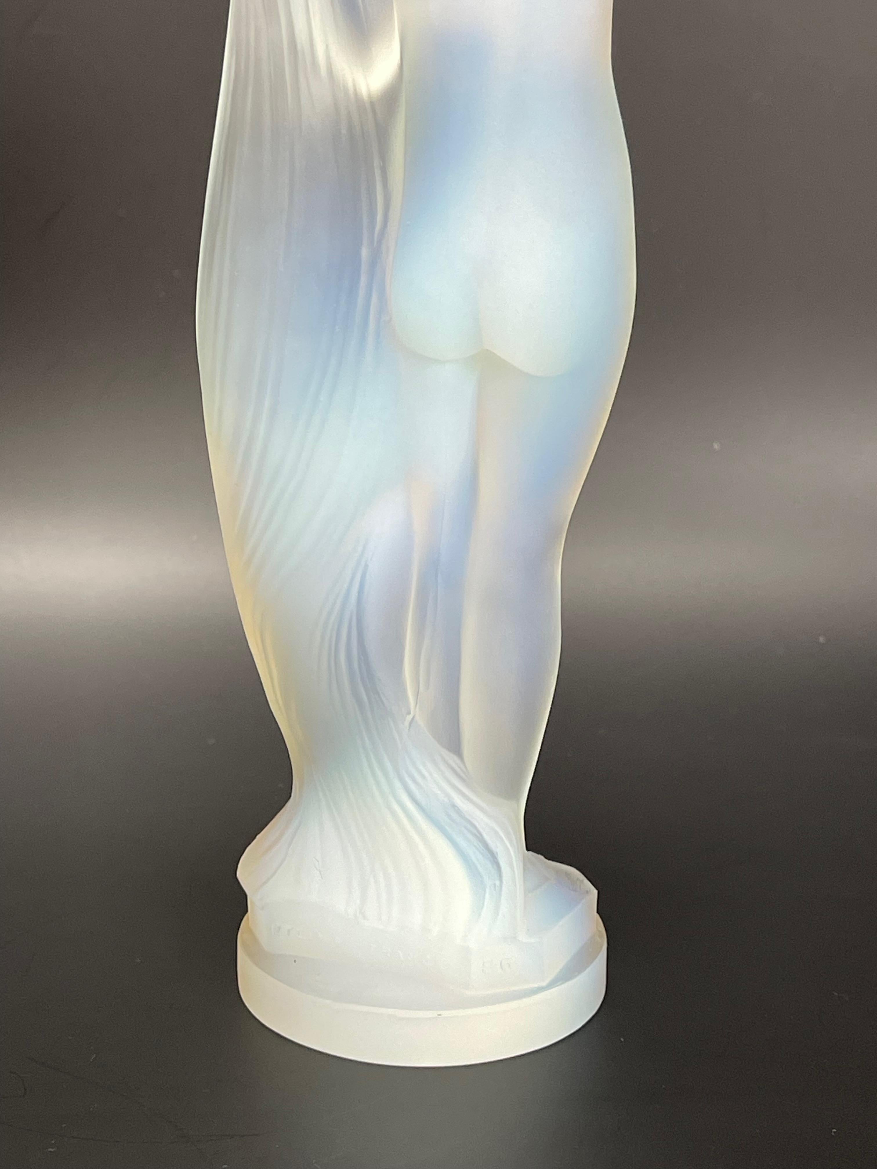 Etling Car Mascot Naked Woman Sculpture in Opalescent Molded Glass For Sale 2