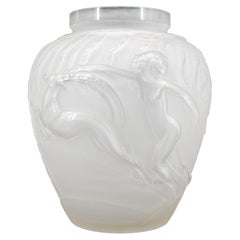 Etling Französische Vase aus Milchglas im Art Déco-Stil, 1930