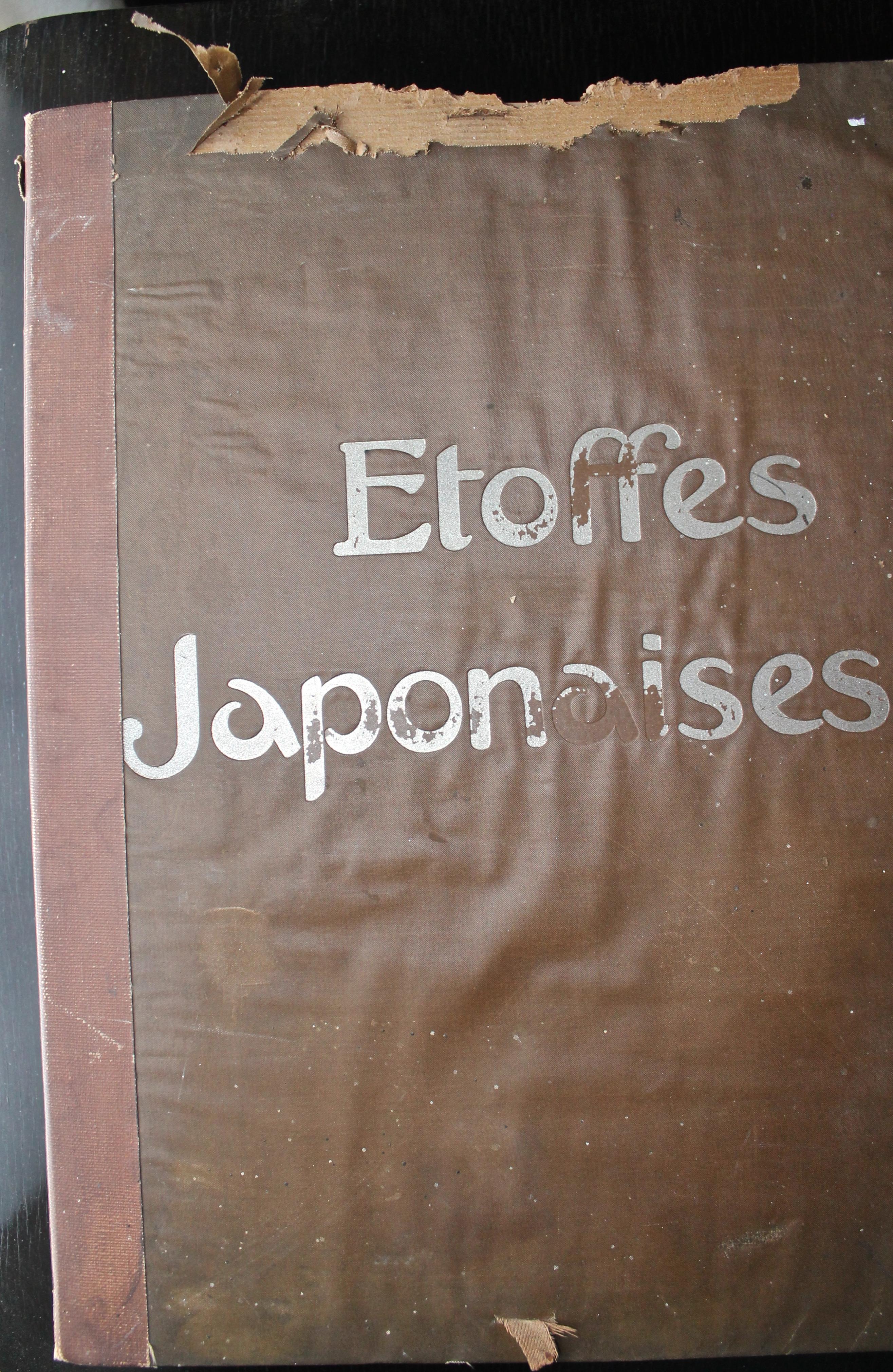 XX secolo Etoffes Japonaises 'Tissues Et Brochees' Folio completo di disegni per tessuti in vendita