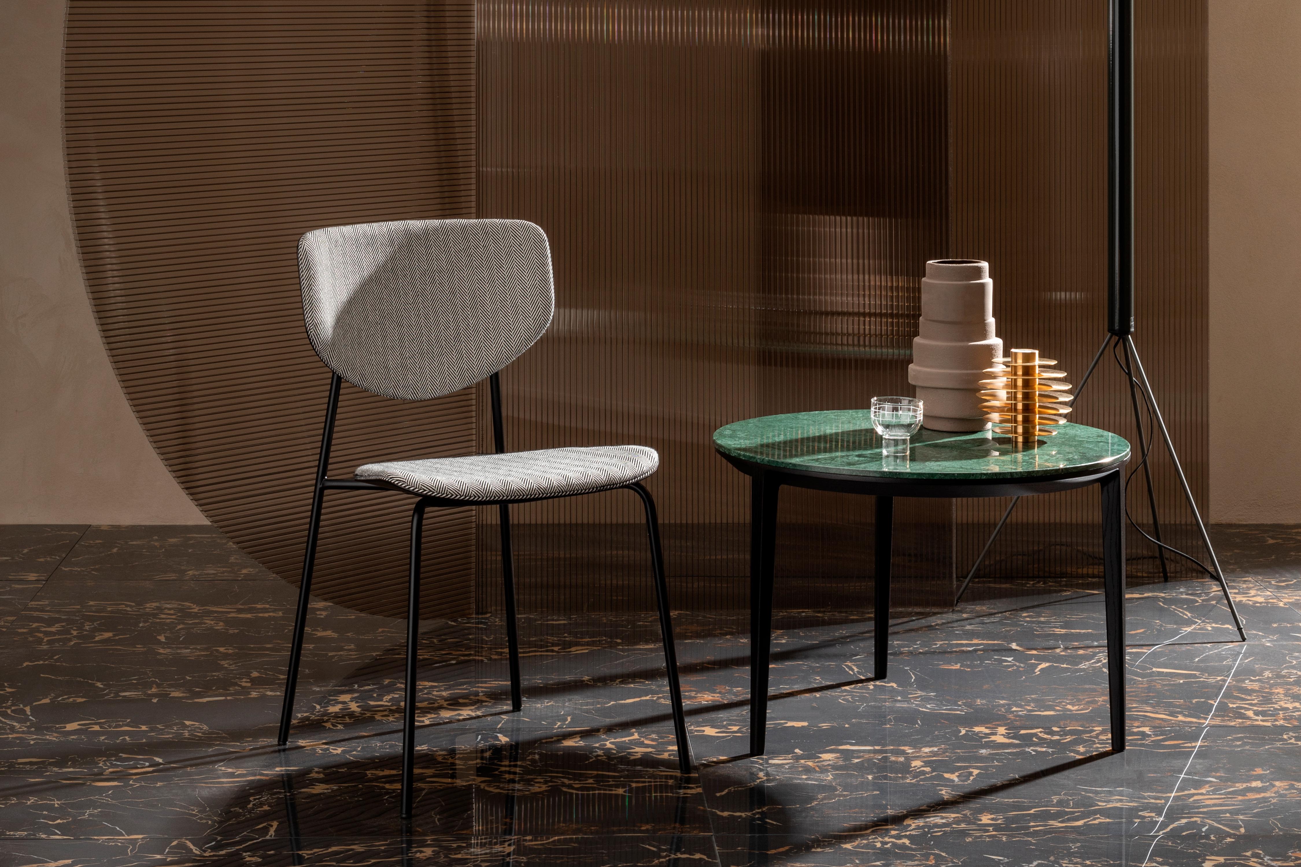 The Etoile tables feature a distinctive three-legged design that facilitates nesting or use as a service element. 
A subtle shadow line detail separates the tabletop from the frame, conveying lightness and beauty.
Etoile's FSC certified timber