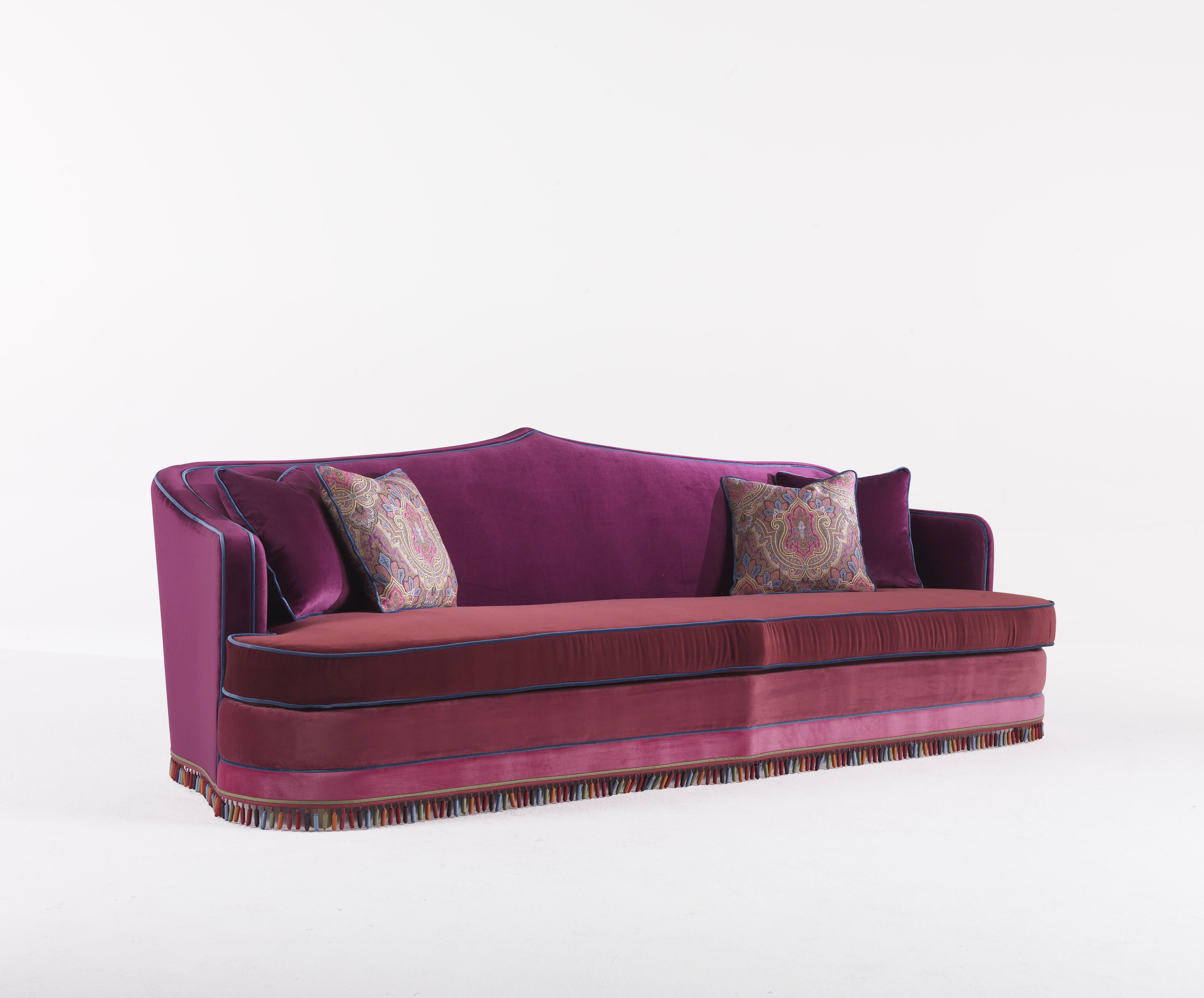 An attractive and comfortable sofa inspired by a ‘thousand-and-one-nights’ imagery. The combination of different fabrics and the original, multicolored trimming contribute to creating an original sofa, in perfect ETRO Home Interiors style.

AMINA
