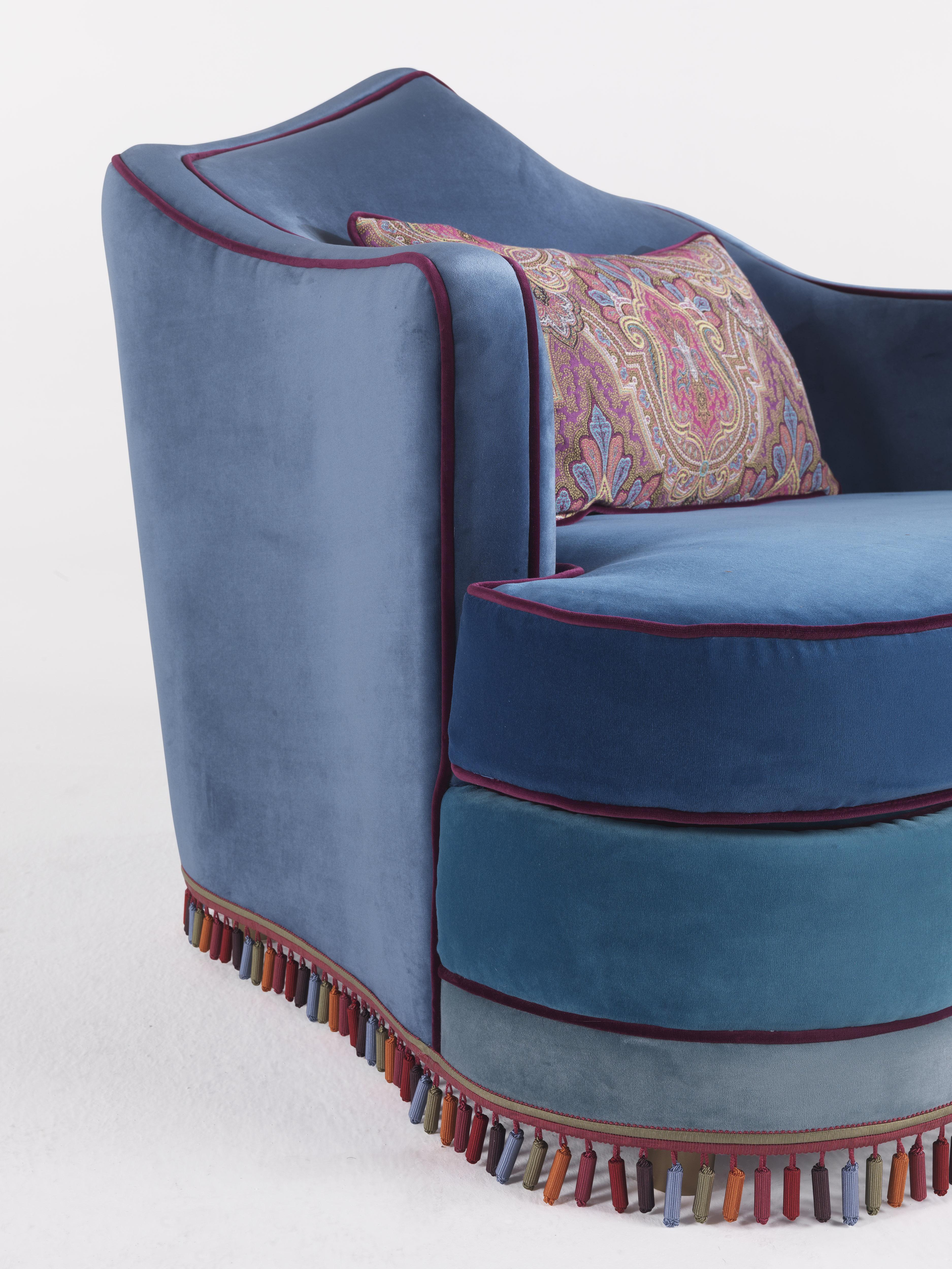 21st Century Amina Armchair in Velvet by Etro Home Interiors In New Condition For Sale In Cantù, Lombardia