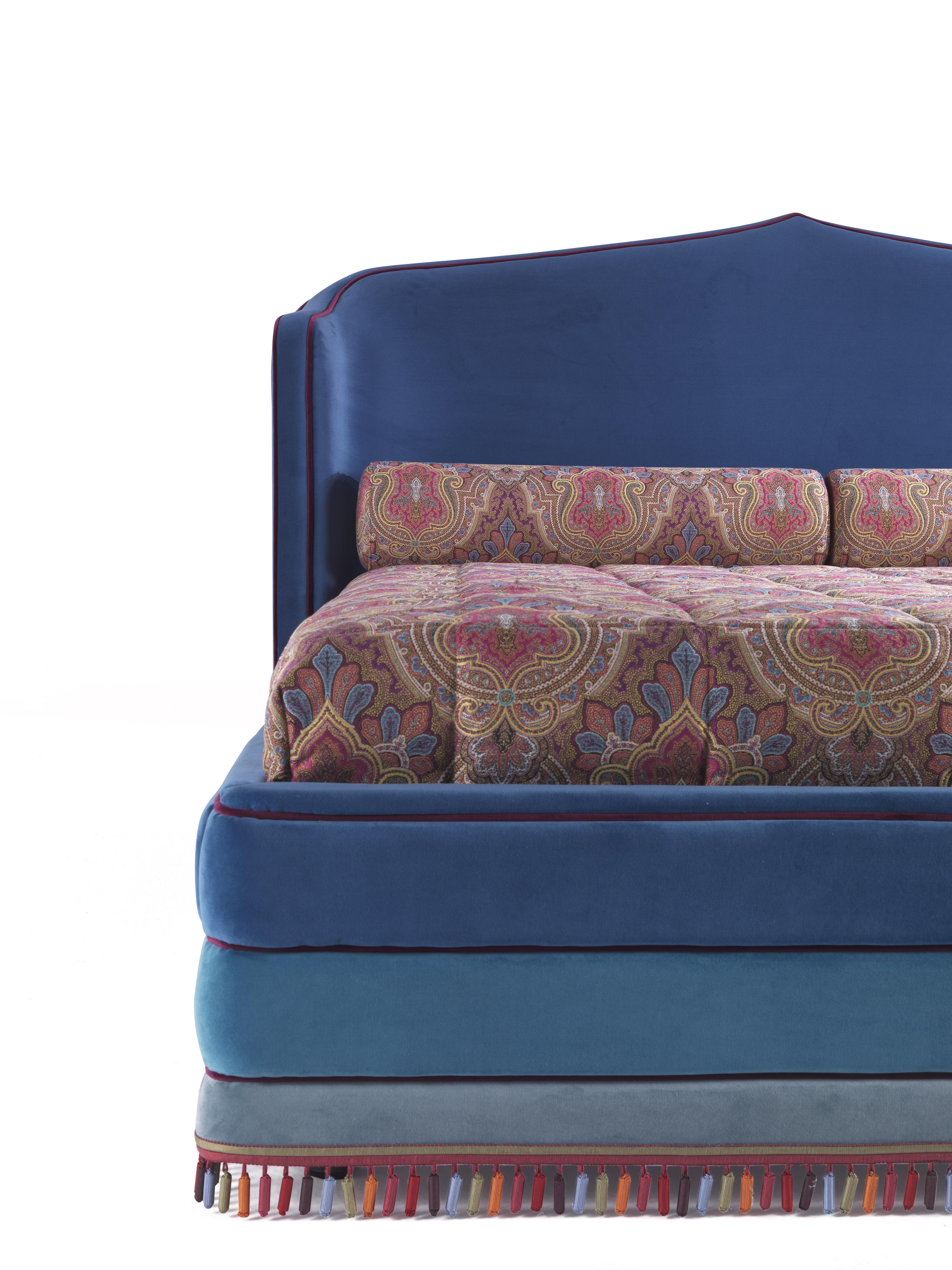 Modern 21st Century Amina Bed in Velvet by Etro Home Interiors For Sale
