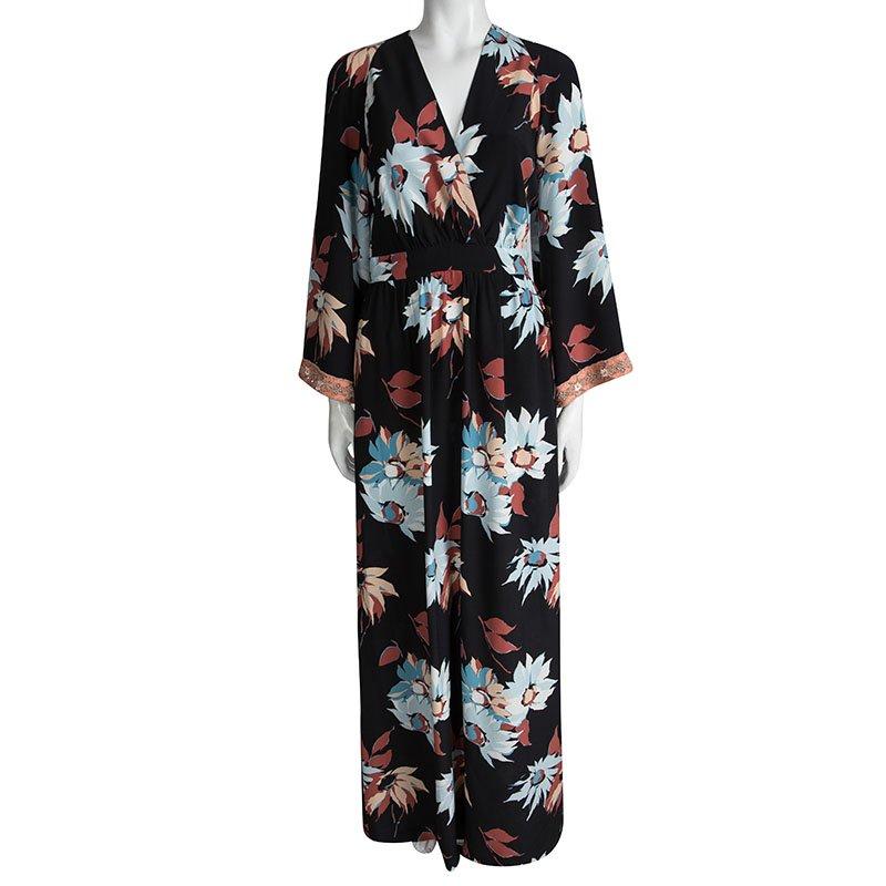 Etro edits feature the best of Bohemian luxury, fit and fluid cuts and the use of bold colors and prints. Designed in a refreshing floral print, this maxi dress from Etro comes with an elasticated band that cinches the waistline. The over sized