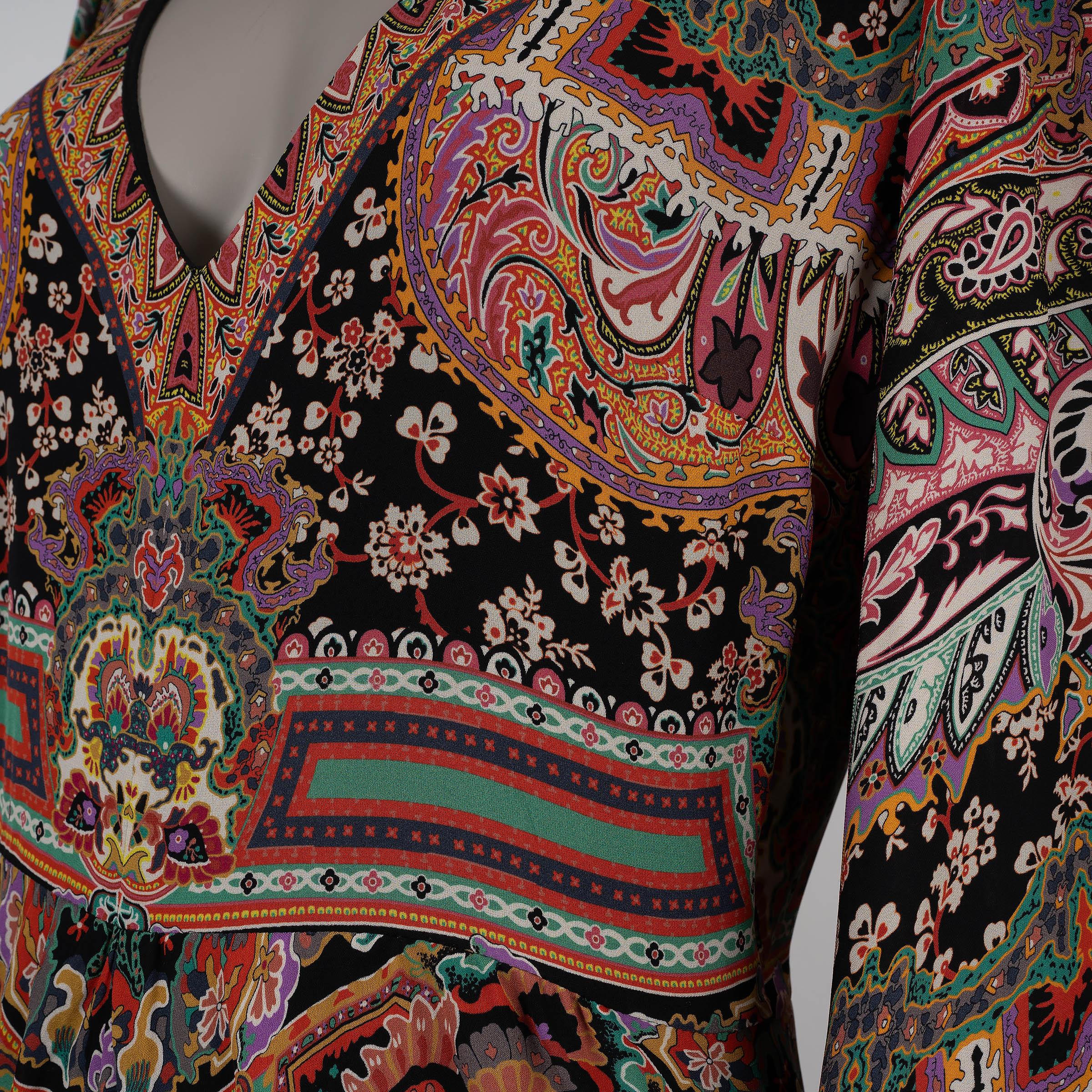 ETRO soie noire et multiple 2021 MONTEREY PAISLEY CHIFFON MAXI Robe 44 L Pour femmes en vente