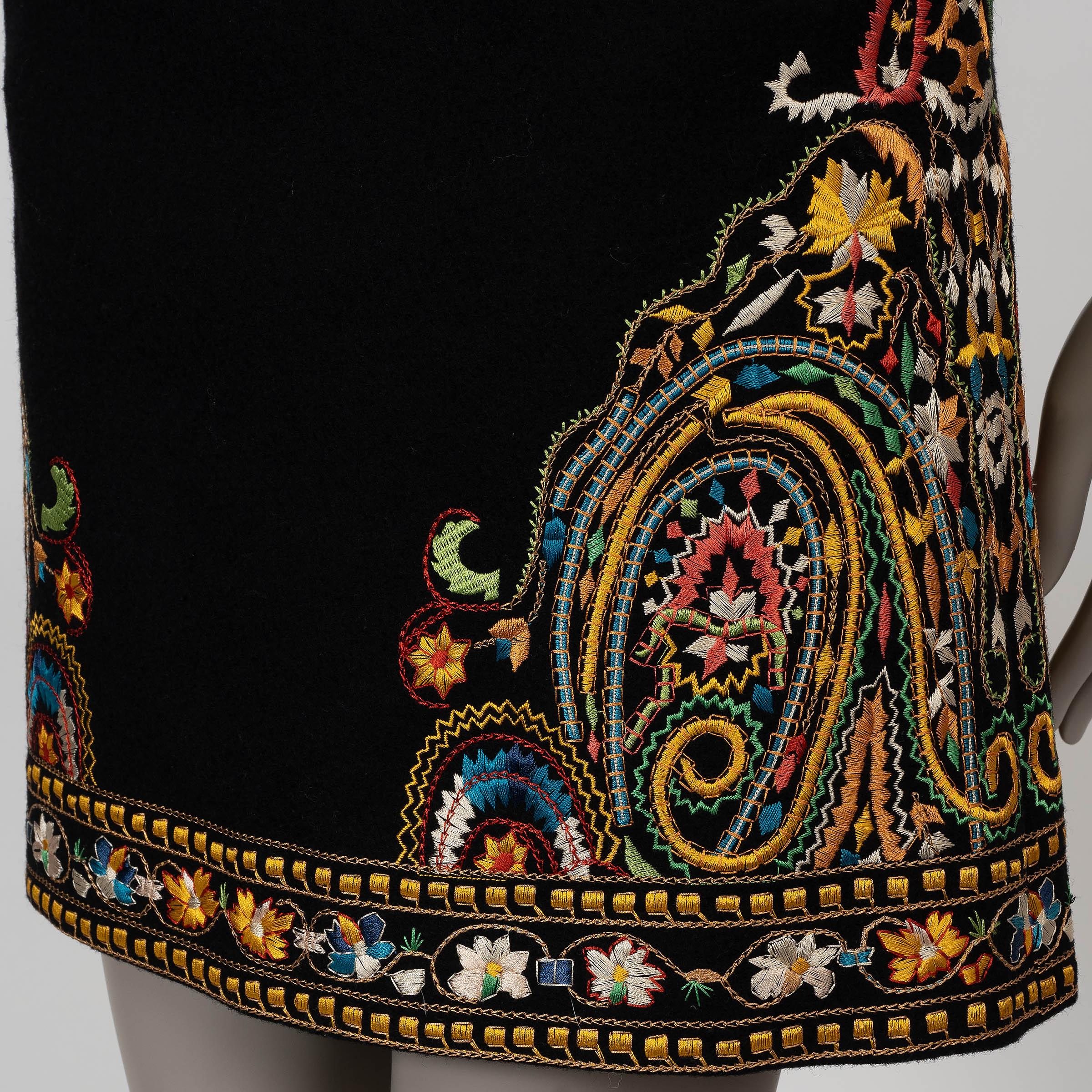 Women's ETRO black & multicolour wool felt EMBROIDERED MINI Skirt S For Sale