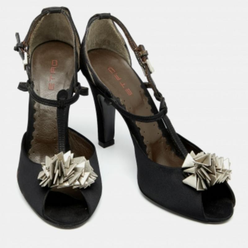 Etro Black Satin Embellished T Strap Sandals Size 36 In Excellent Condition For Sale In Dubai, Al Qouz 2