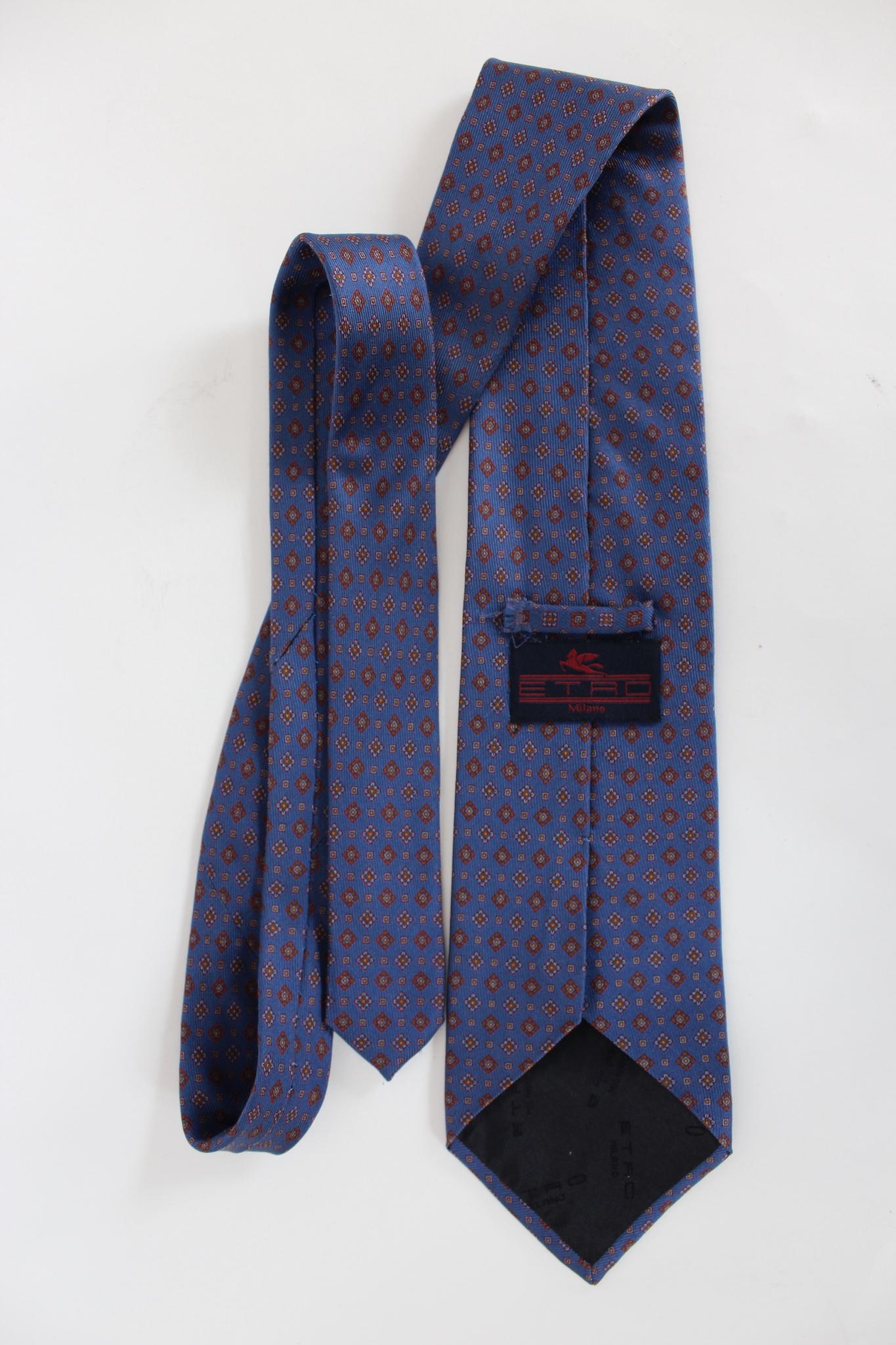 Etro Blue Red Silk Vintage Classic Tie In Excellent Condition In Brindisi, Bt