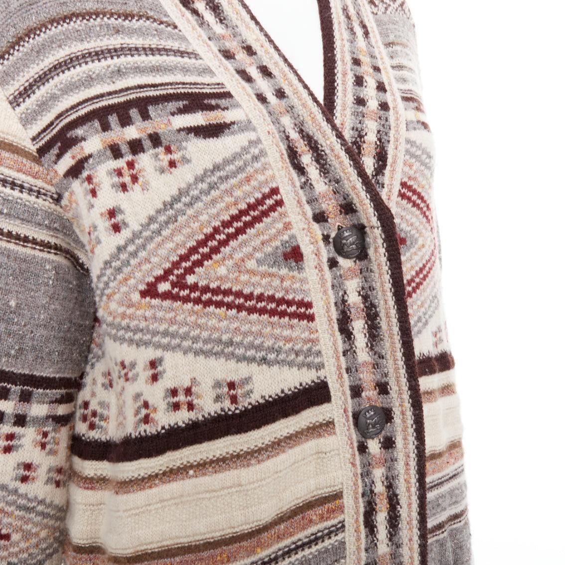 ETRO brown burgundy nude wool silk ethnic knit cardigan coat IT40 S
Reference: JACG/A00293
Brand: Etro
Material: Wool, Silk, Blend
Color: Beige, Brown
Pattern: Ethnic
Closure: Button
Extra Details: Flying horse logo buttons.
Made in: