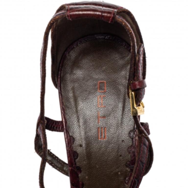Etro Brown Croc Embossed Leather Peep Toe T Strap Sandals Size 37.5 In Good Condition For Sale In Dubai, Al Qouz 2