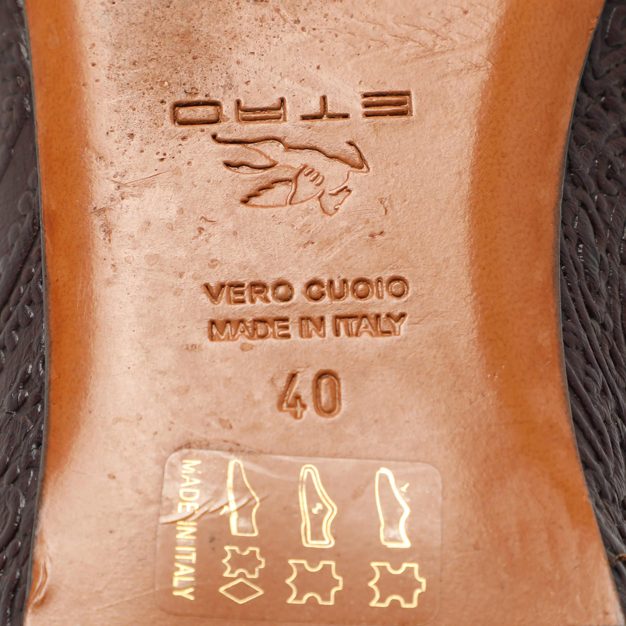 Etro Bailarinas con puntera embellecida en piel repujada marrón Talla 40 en venta 2