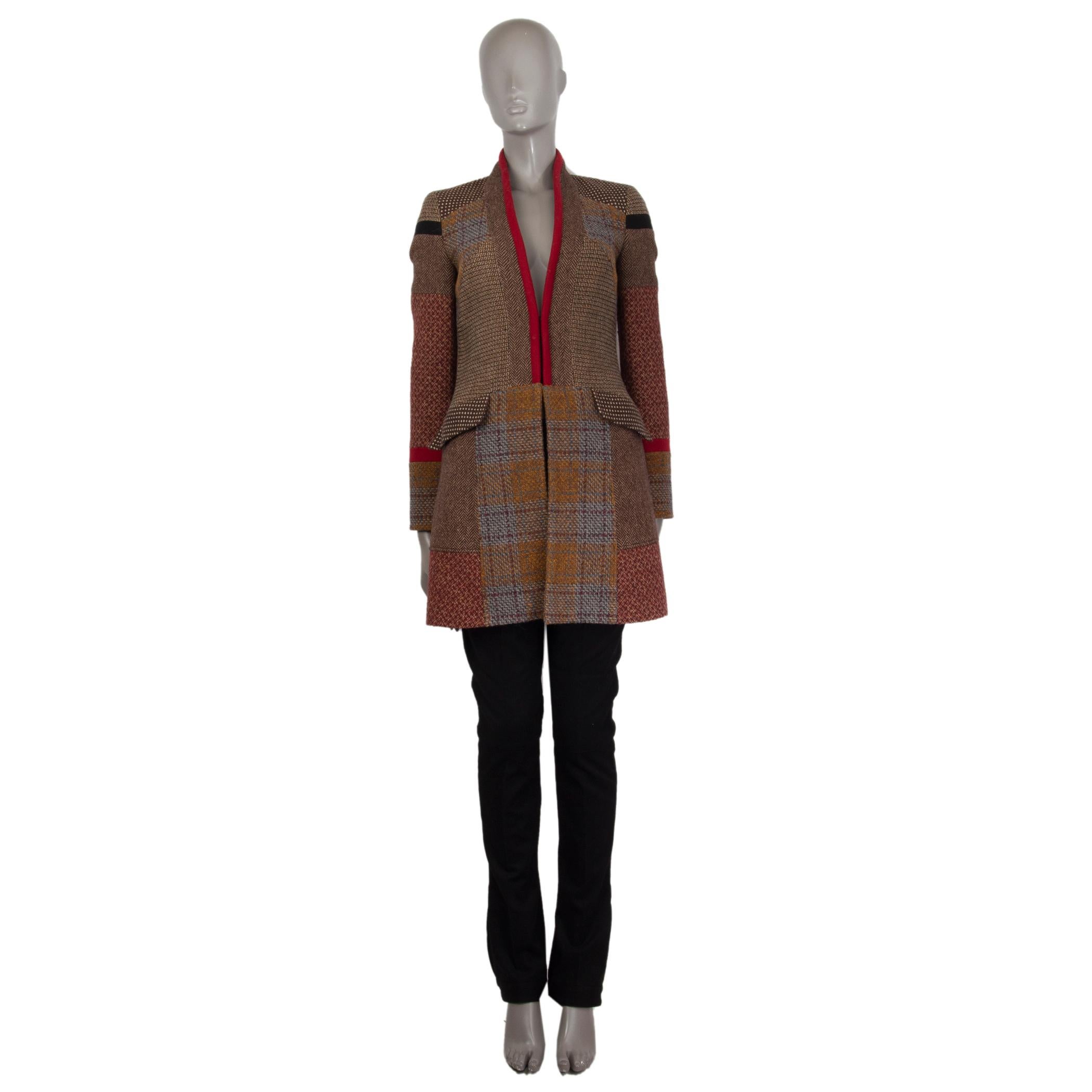 authentic Etro collarless patchwork coat in brown, red, gey, beige, violet, black, and mustard wool (100%). With piped neck and two flap pockets on the sides. Closes with concealed hooks on the front. Lined in black polyester (97%) and elastane