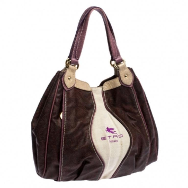 Etro Brown Paisley Printed Coated Canvas Hobo en Bueno estado para la venta en Dubai, Al Qouz 2