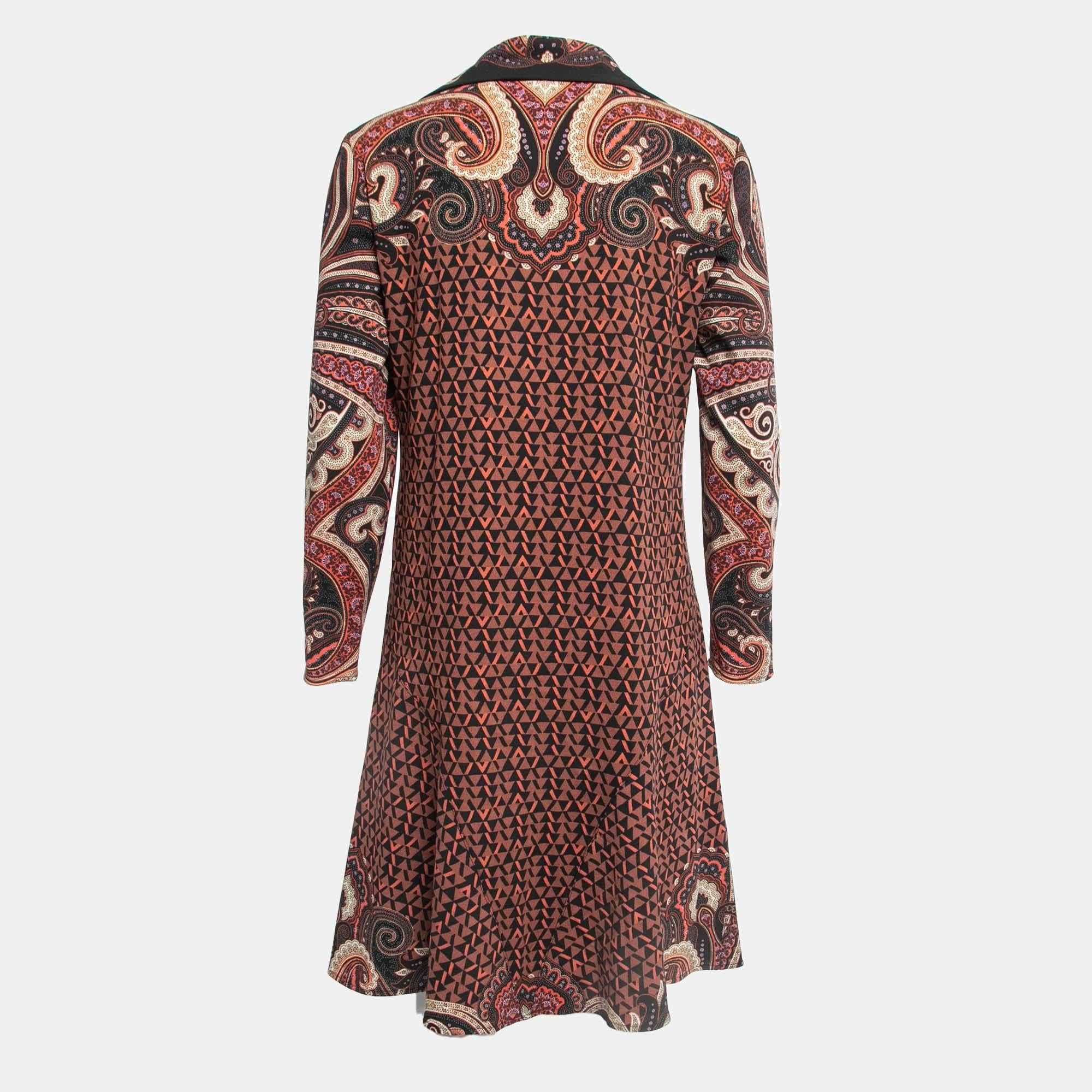Effortlessly made into a chic design, this Etro short dress is easy to wear and easy to accessorize. Tailored beautifully, the dress is sure to remain a favorite season after season.

