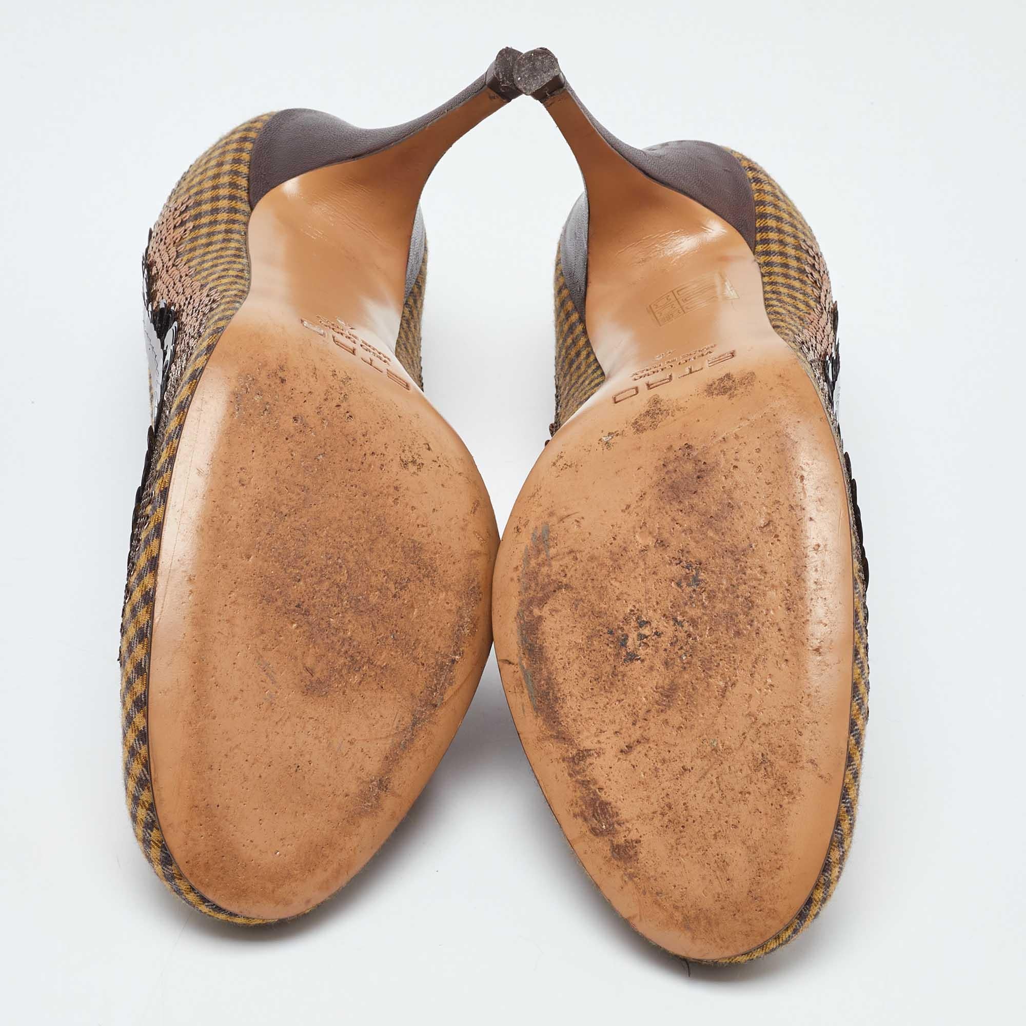 Escarpins à bouts ronds en paillettes et sequins Etro Brown Taille 40 en vente 1