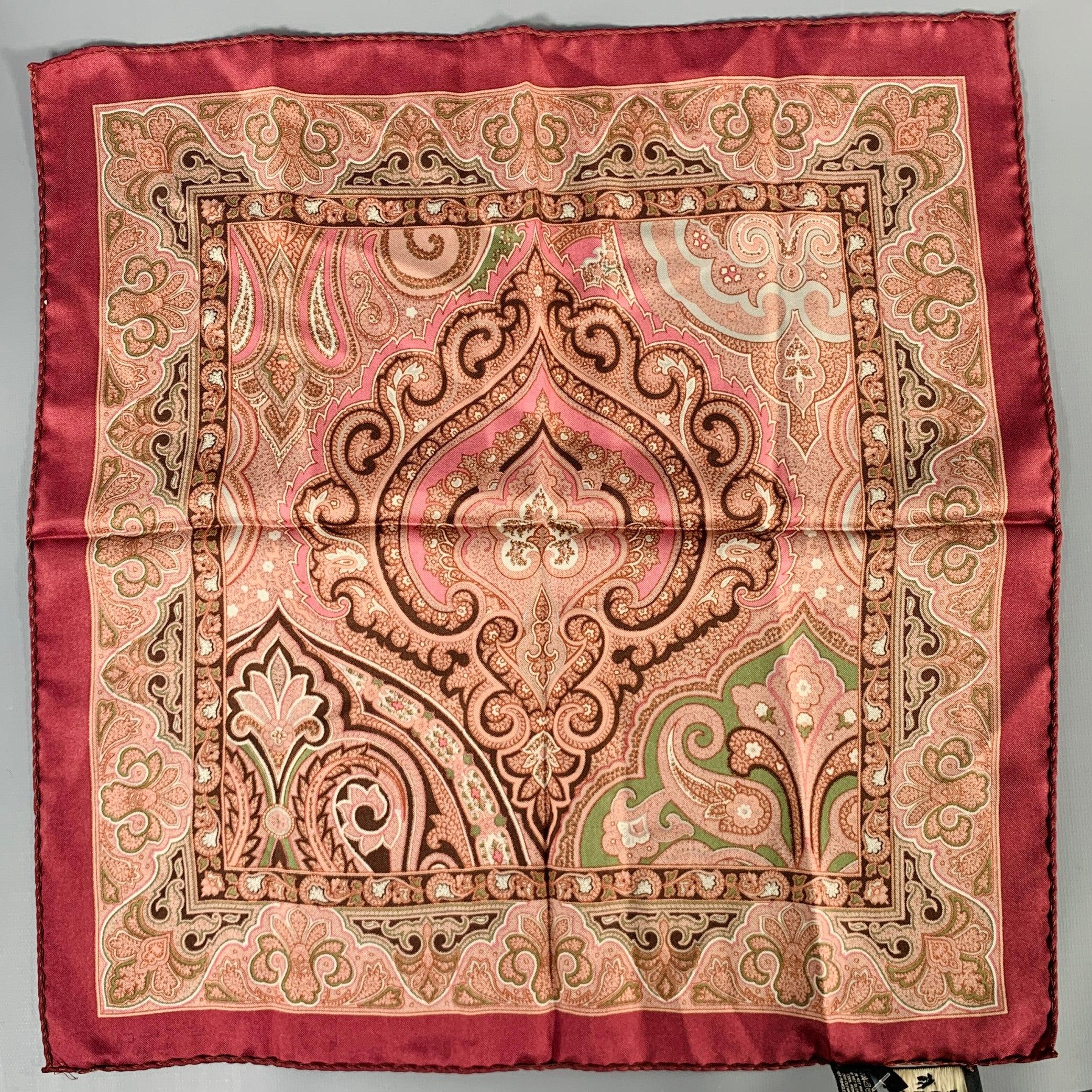 Marron ETRO Burgundy Olive Paisley Silk Pocket Square (Carré de poche en soie) en vente