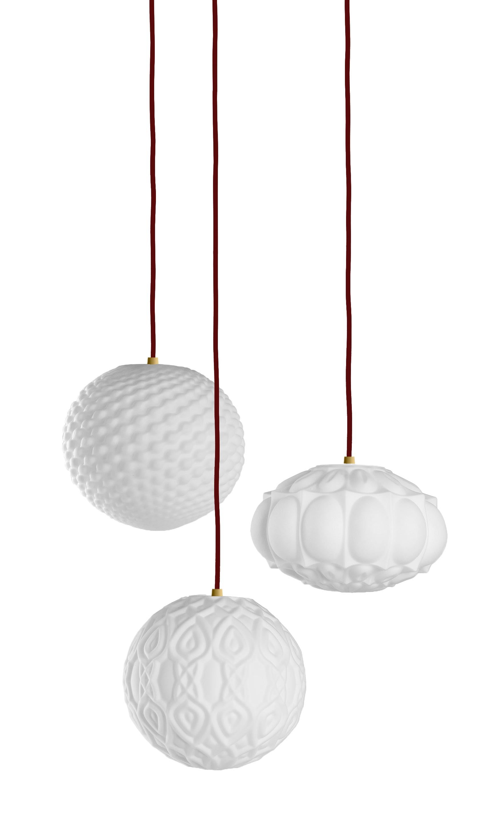 CHAGALL 3-light chandelier with Shades in white frost blown glass. Metal ceiling rose and details in gold finishing. Cable in bordeaux fabric.