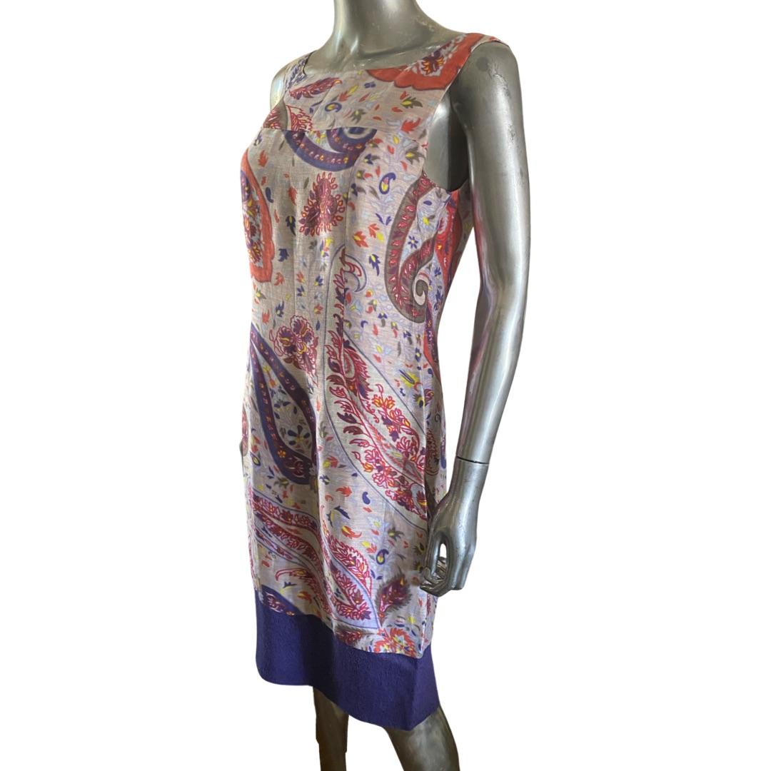 Etro Collection Sleeveless Paisley Print Chemise, Italy Size 12 In Good Condition For Sale In Palm Springs, CA