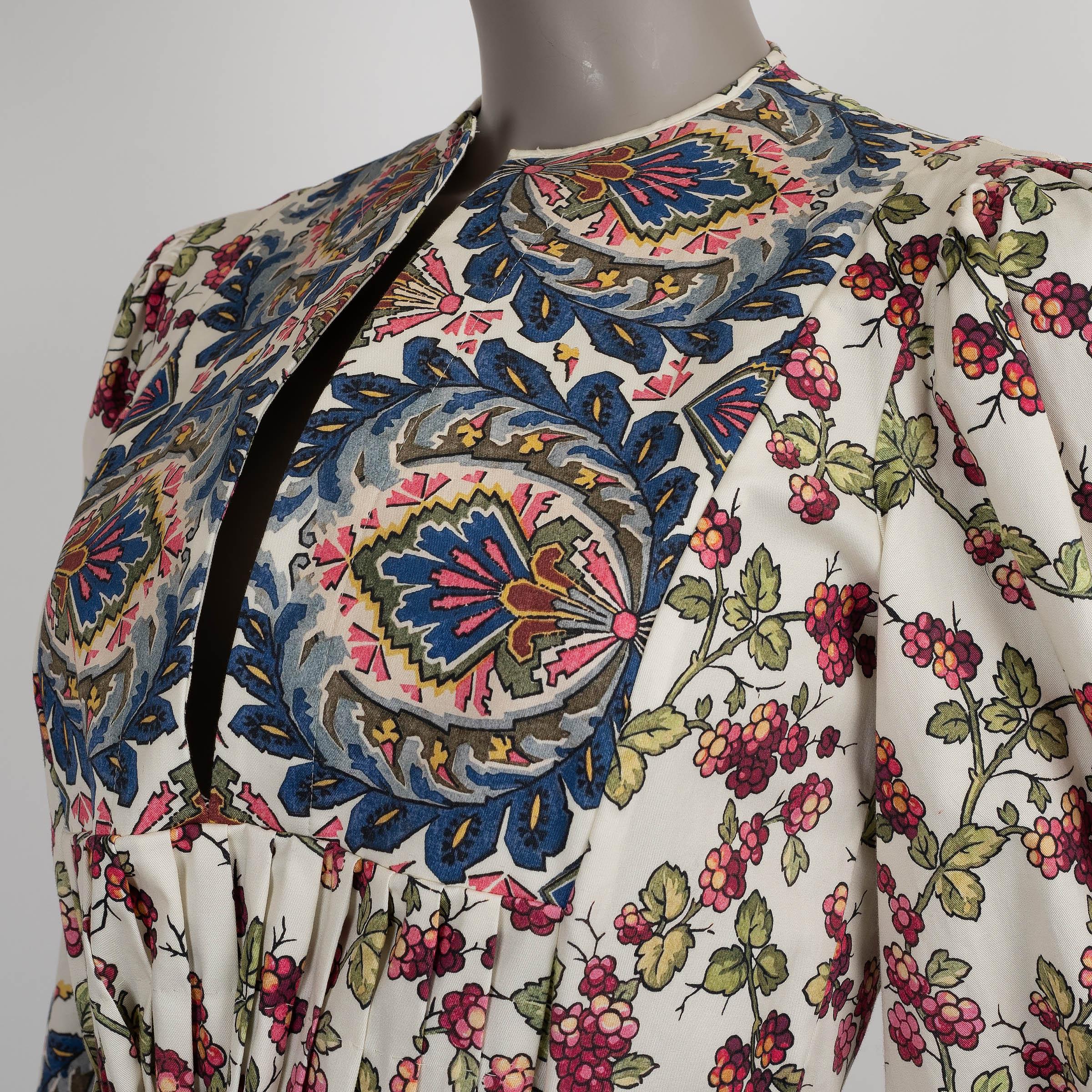 ETRO cream & pink cotton 2023 BERRIES TWILL MIDI Dress 40 S In Excellent Condition For Sale In Zürich, CH